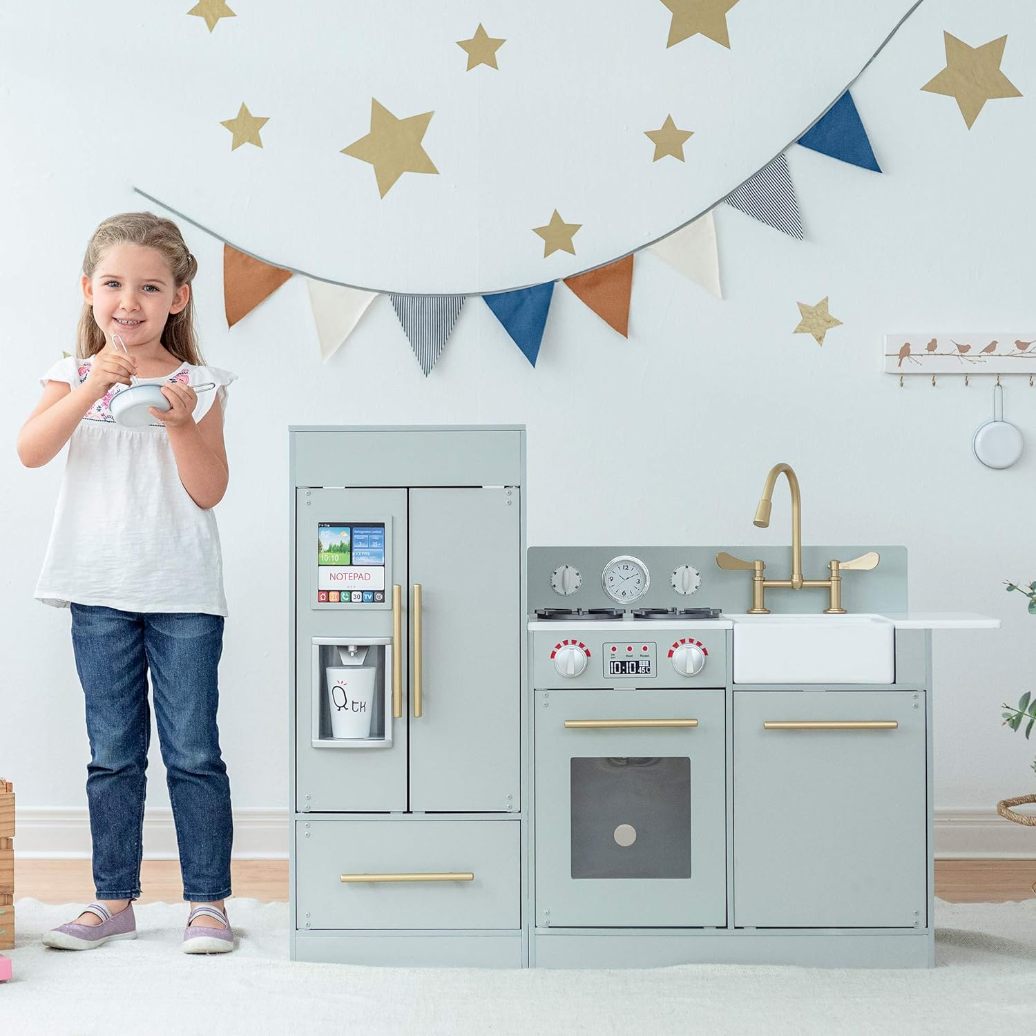 Amazon Com Teamson Kids Chelsea Modern Wooden Kids Play Kitchen