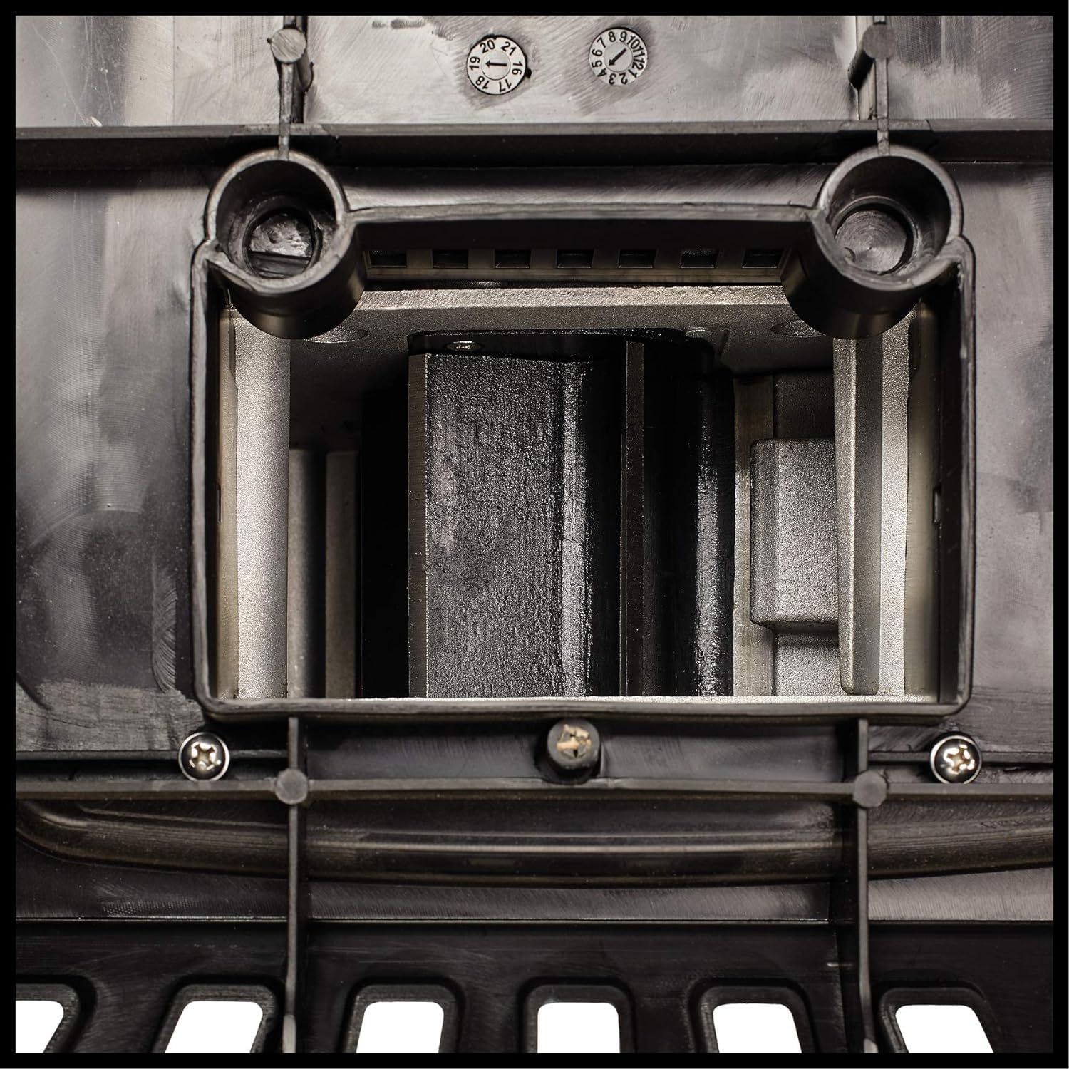 Einhell Elektro-Leisehäcksler GC-RS 60 CB (2800 W, max. 45 mm Aststärke, Schneidwalze, große Trichteröffnung, Drehrichtungsumschalter, transparente 60 L Fangbox, integrierter Sicherheitsschalter) 8