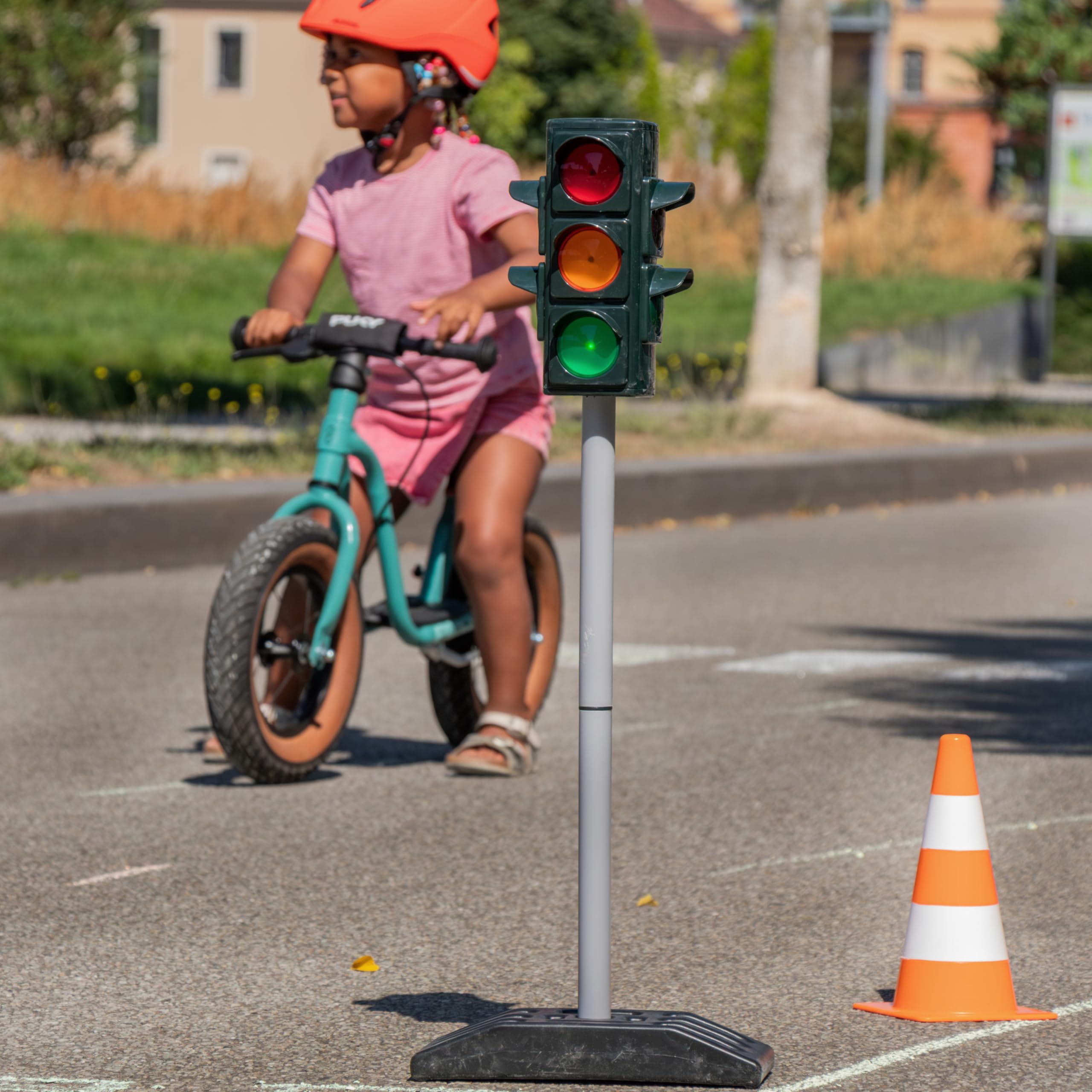 Theo Klein Ampel | Batteriebetriebene Verkehrsampel mit manuellem oder automatischem Ampelzyklus | Maße: 27 cm x 12,5 cm x 72,5 cm hoch | Spielzeug für Kinder ab 3 Jahren 7