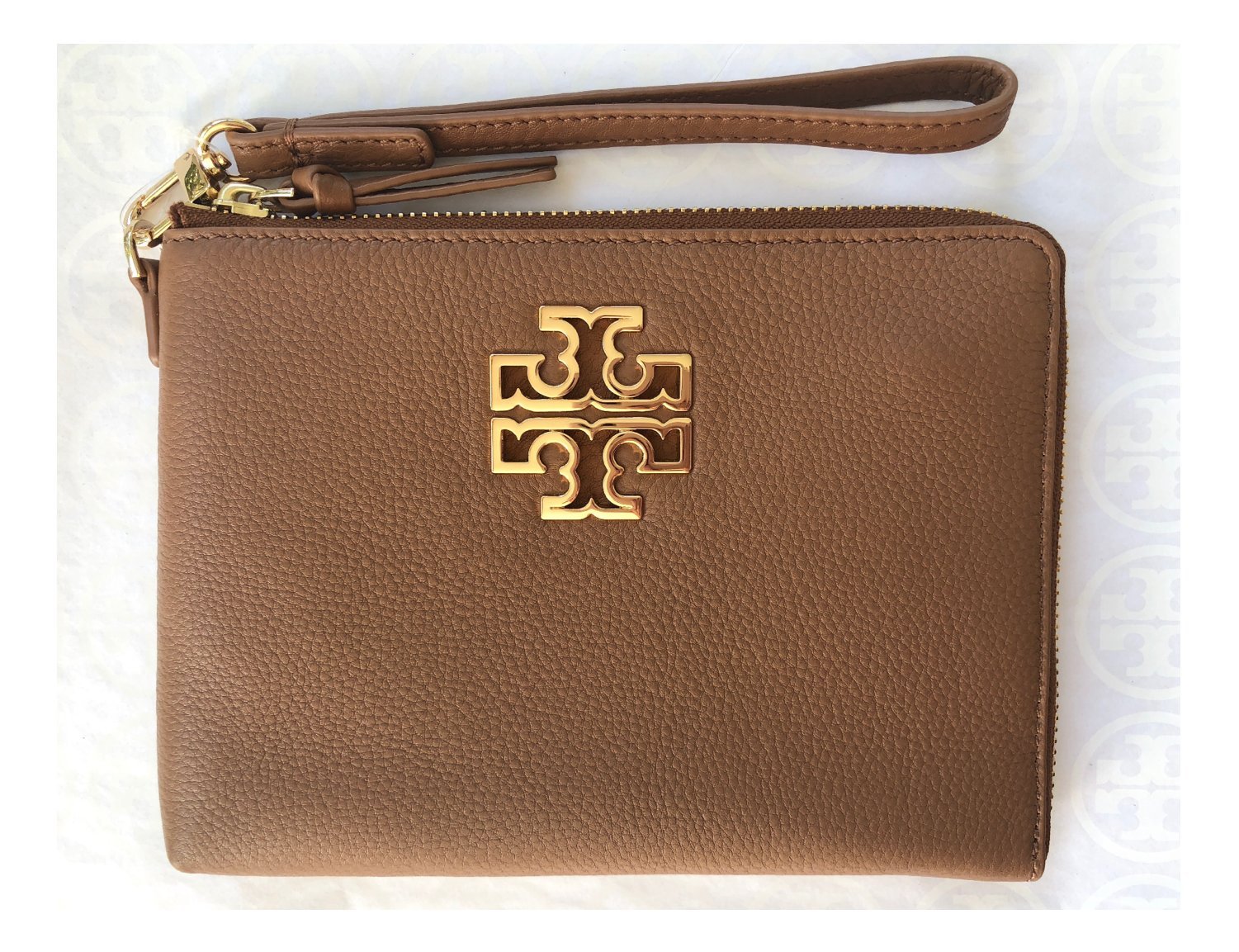 tory burch britten wristlet