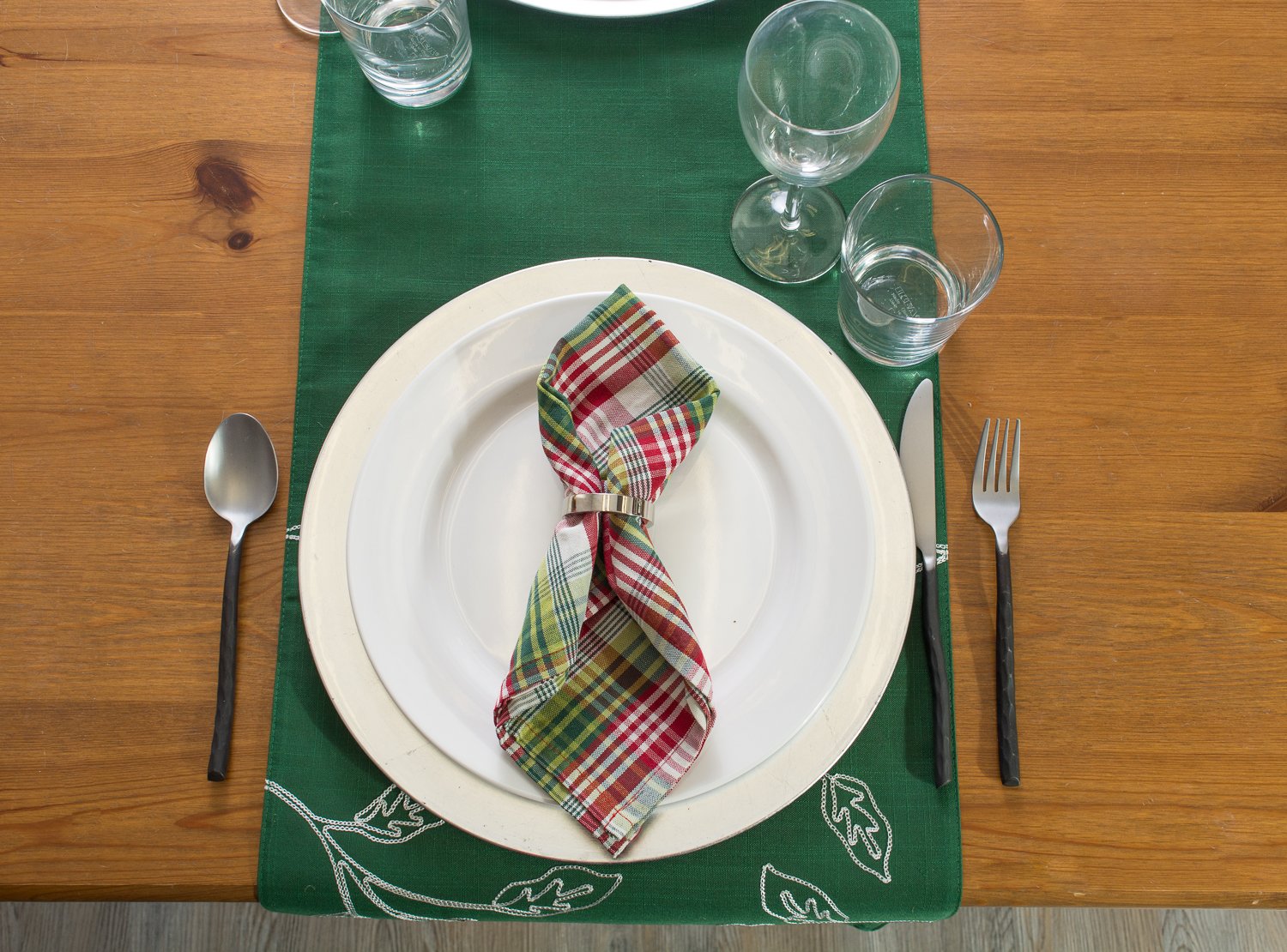 Perfect For Fall Thanksgiving Embroidered Falling Leaves Friendsgiving And Dinner Parties Dii Polyester Placemat Set Of 6 Tabletop Serveware Food Service Equipment Supplies Guardebem Com