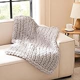 L'AGRATY Chunky Knit Blanket