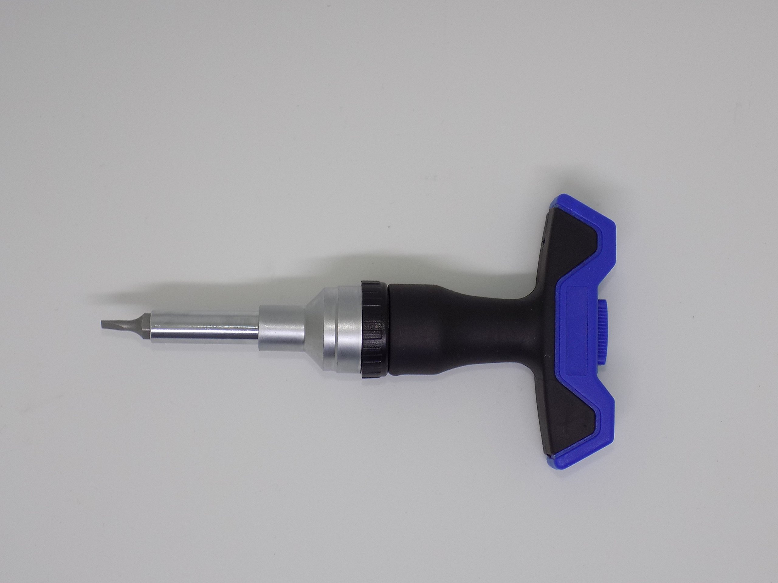 Screwdriver set, 26 can replace the high-strength screw head, removable more convenient, handle with forward and reverse conversion knob, can be used for daily maintenance of various home, demolition.