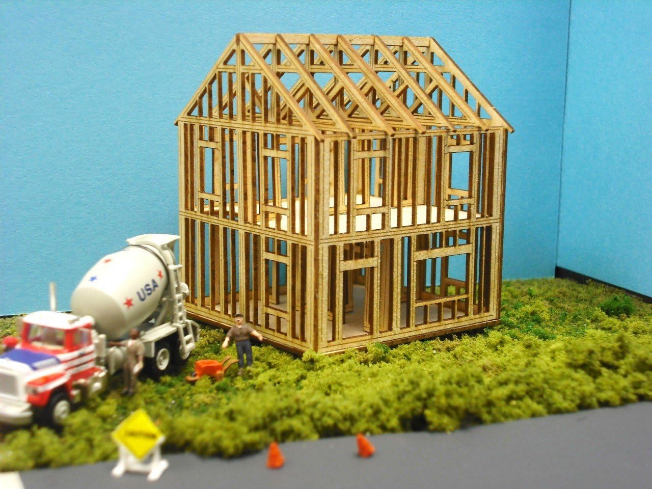 Train Time Laser N Scale ** Laser Cut ** House Under Construction Kit