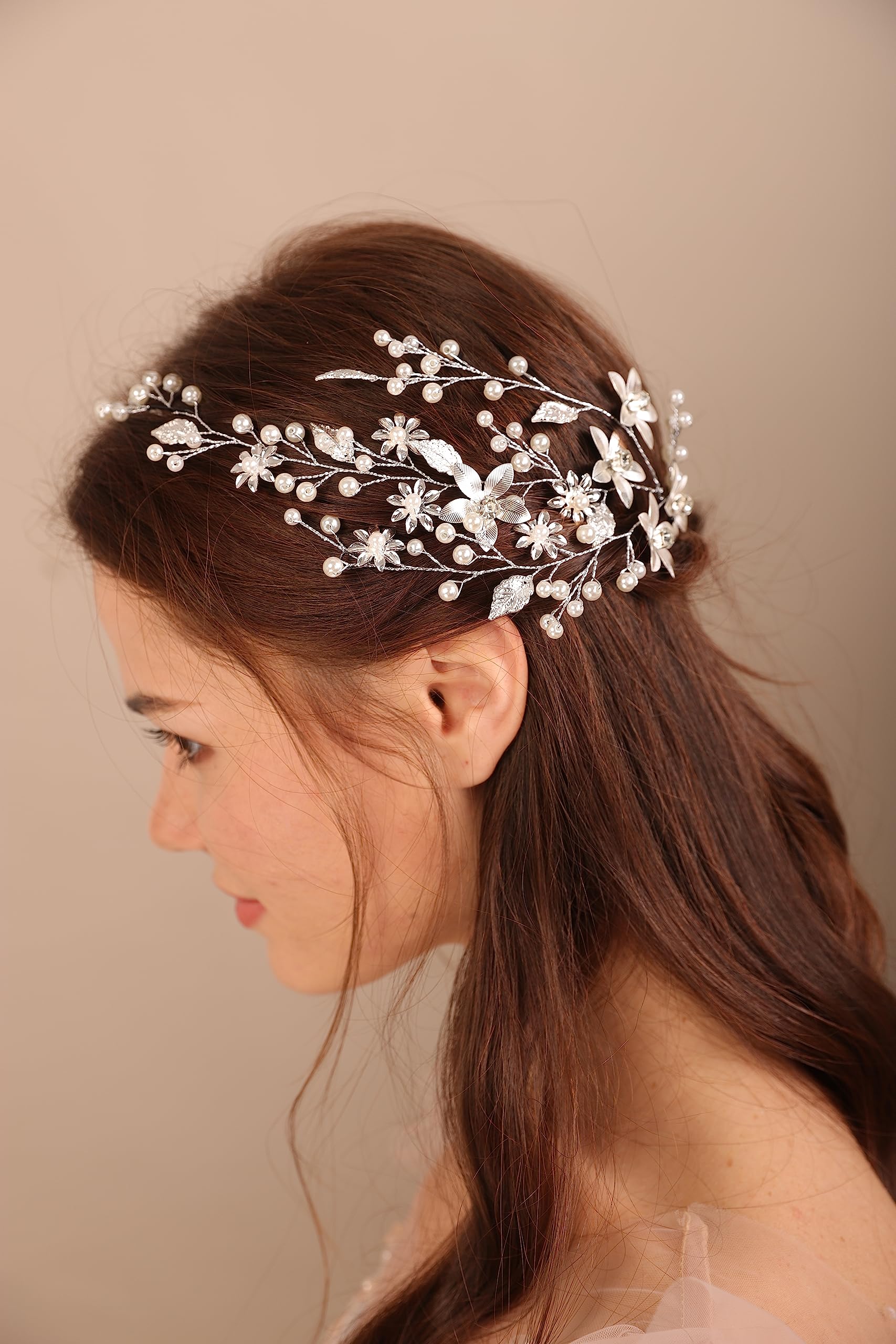 BERYUAN Wedding Pearls Crystal Rhinestone Headband Silver Leaf Flowers Bride Hair Vine Women Girls Silver Wedding Hair Accessories Silver Bride Headbnad for Wedding Women and Girls (silver)