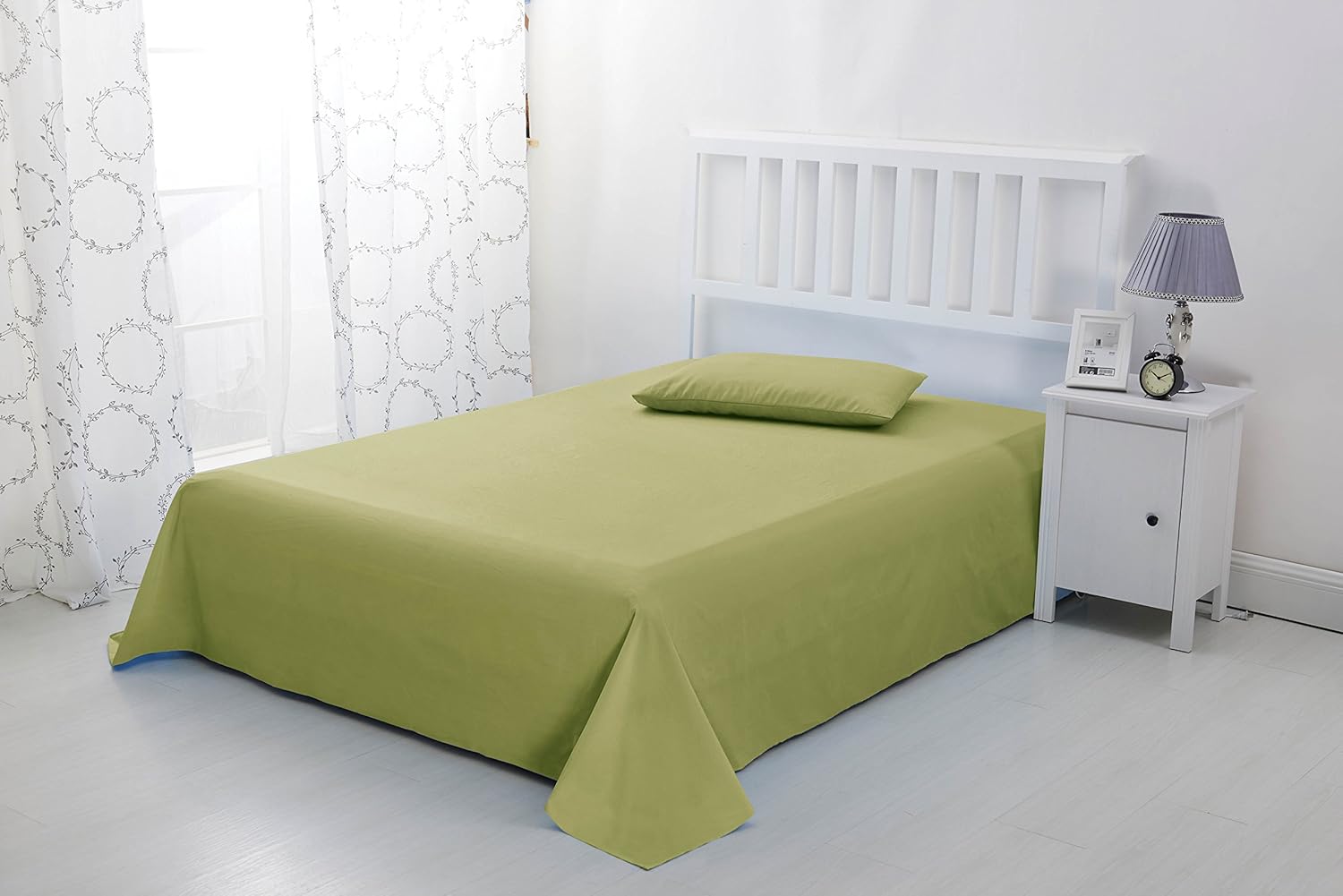 Sonia Moer Microfibre Flat Sheet Luxurious NoIron Bed Sheet is Breathable, Keeping You Cool
