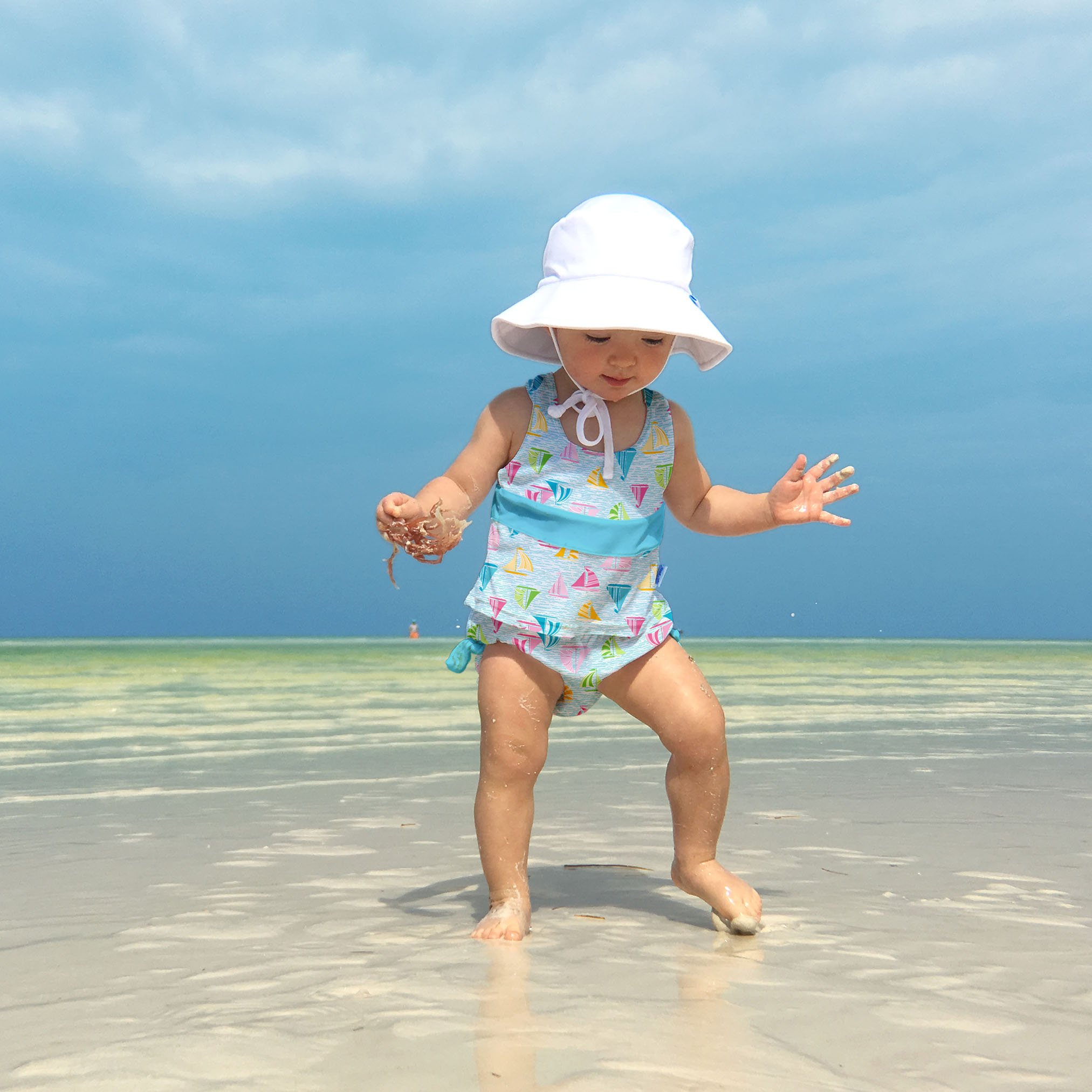 i Play Breathable Infant Toddler Bucket Sun Protection & Swim Hat (White, 2T-4T)