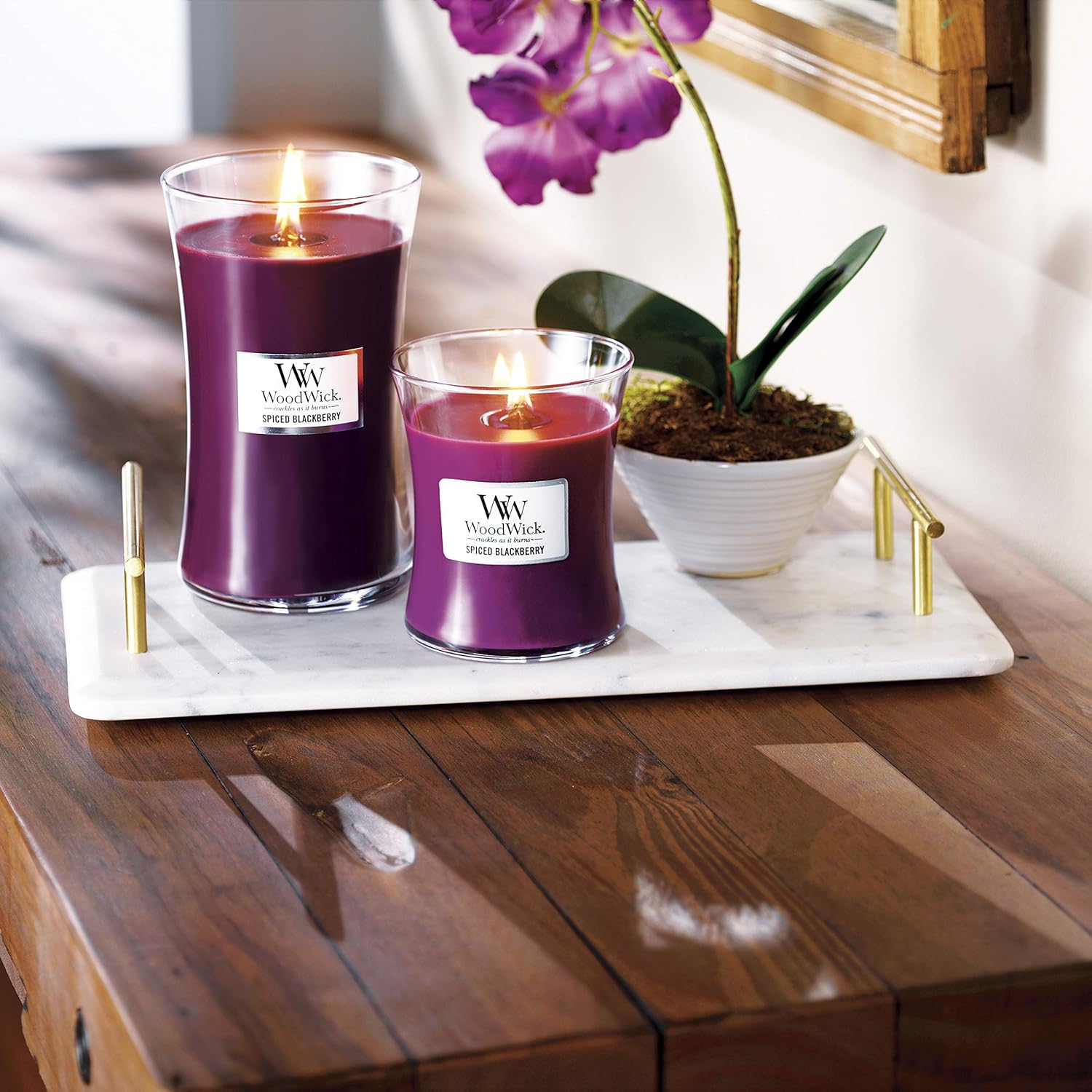 WoodWick Large Hourglass Scented Candle, Spiced Blackberry - Image 5