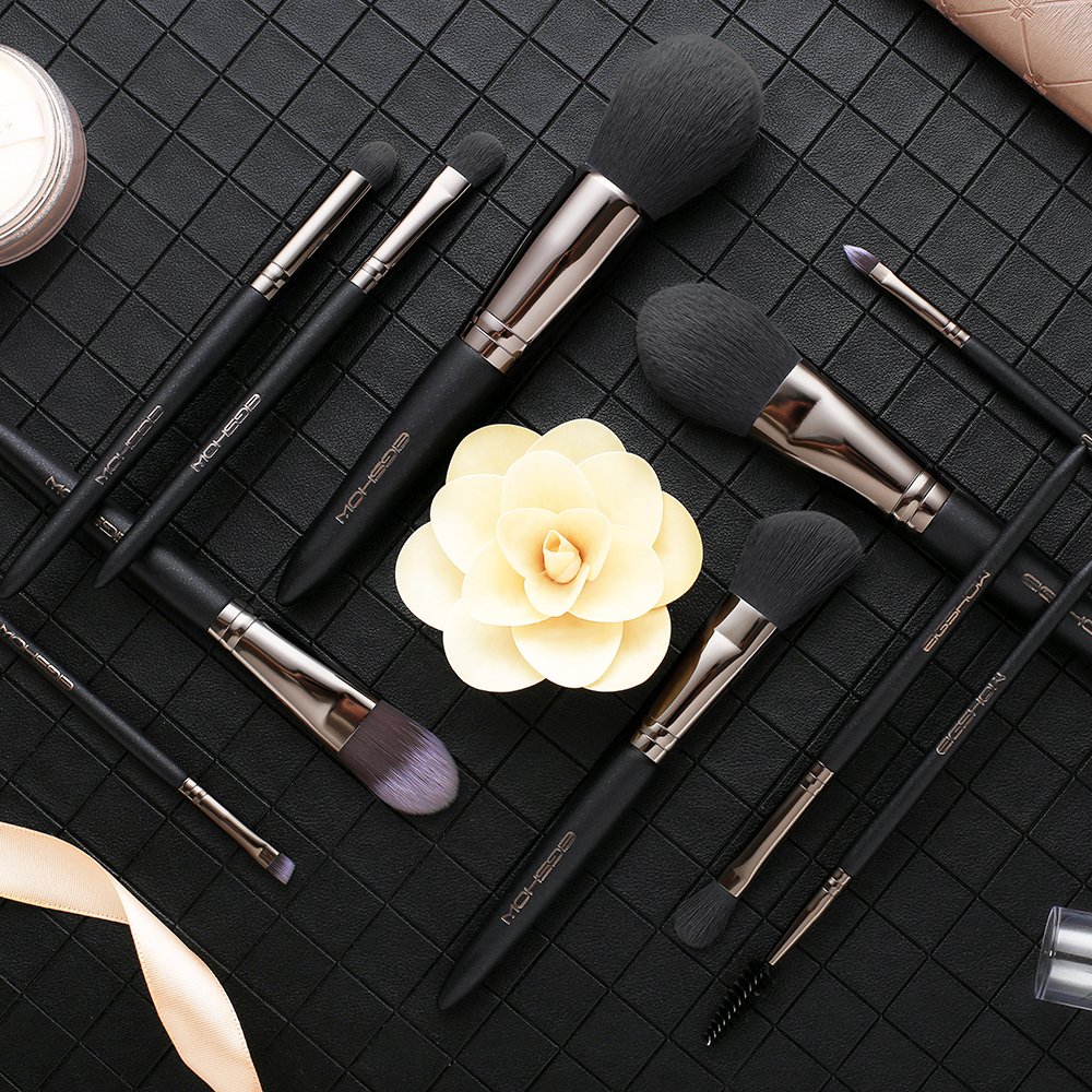 Makeup Brushes EIGSHOW 10pcs Vegan Makeup Brush Set Premium Synthetic Eyeshadow Brush Face Foundation Powder Blush Eye Blending Eyebrow Lip Cosmetic Brush Kit with Makeup Bag Black