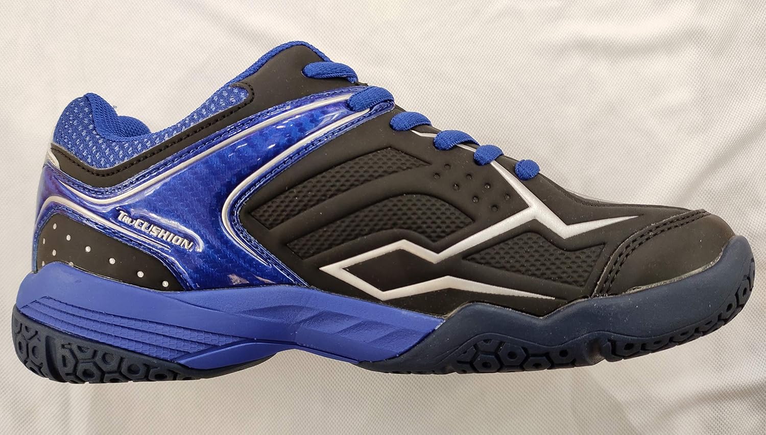 yonex akayu shoes