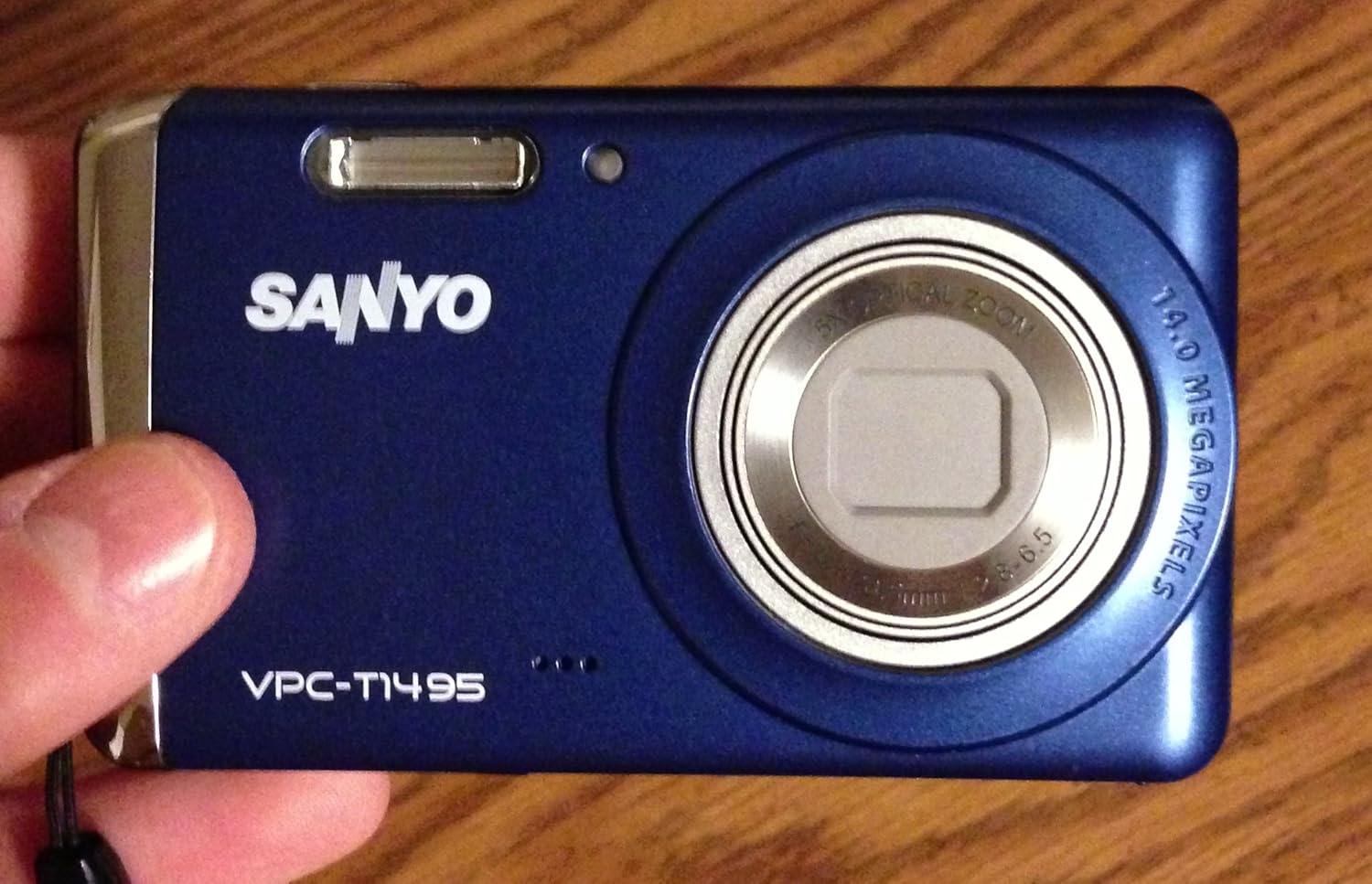 Amazon.com : Sanyo Vpc-t1495 14MP Digital Camera | Blue : Point And Shoot  Digital Cameras : Camera & Photo