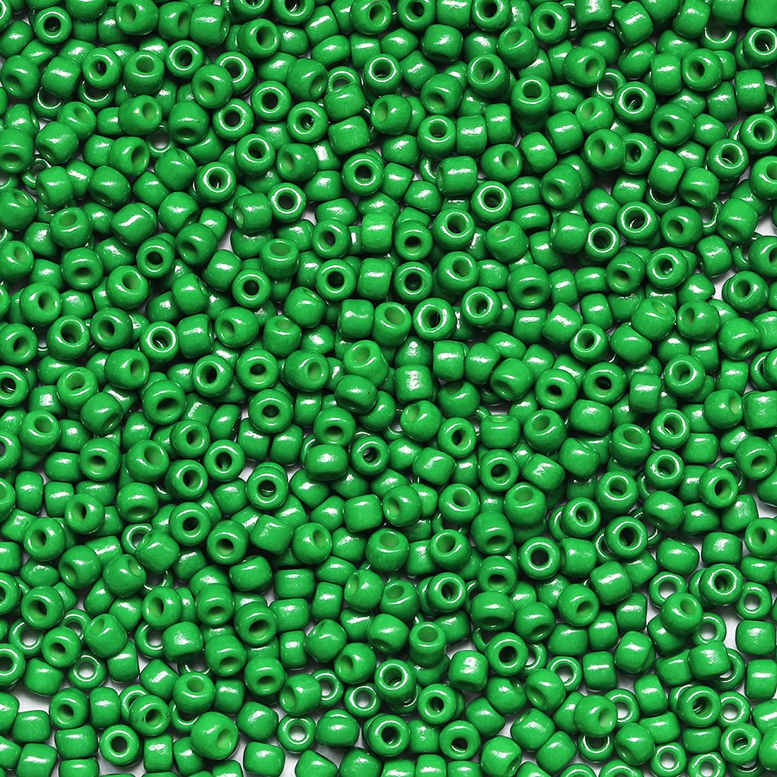 Bala&Fillic Green Color 3mm Seed Beads About 3600pcs/100Grams in Bag, 8/0 Glass Craft Beads for Making Bracelet Necklace Earring(Green)