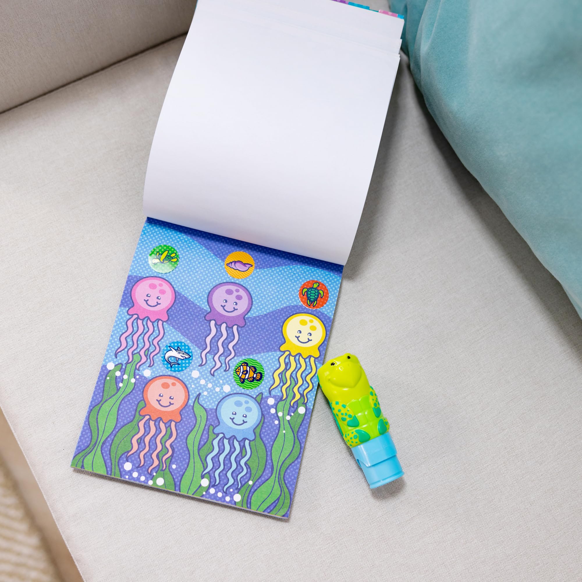 Melissa & Doug Sticker Wow!™ 24-Page Activity Pad and Sticker Stamper, 300 Stickers, Arts and Crafts Fidget Toy Collectible Character – Sea Turtle - for Kids Ages 3+ - FSC Certified