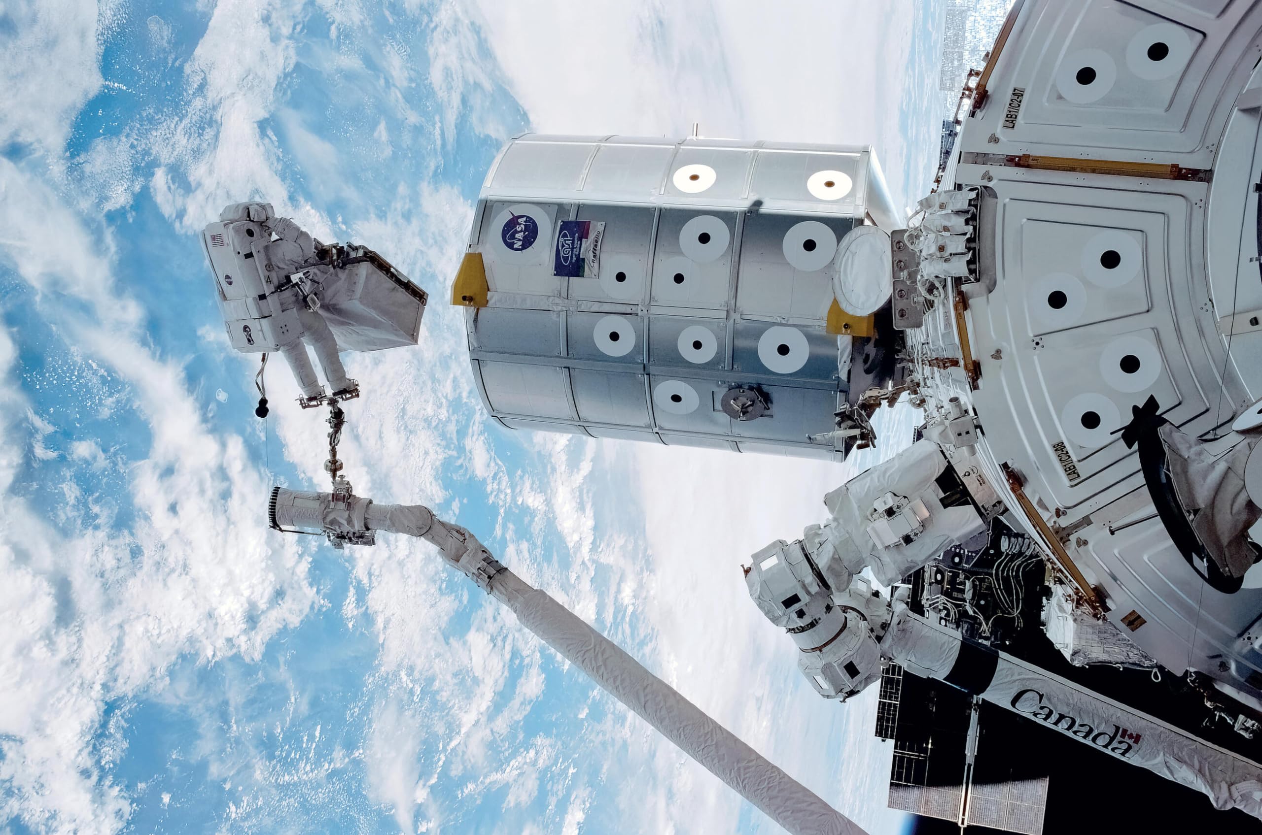 The Space Shuttle: A Mission-by-Mission Celebration of NASA's Extraordinary Spaceflight Program The Space Shuttle: A Mission-by-Mission Celebration of NASA's Extraordinary Spaceflight Program Hardcover