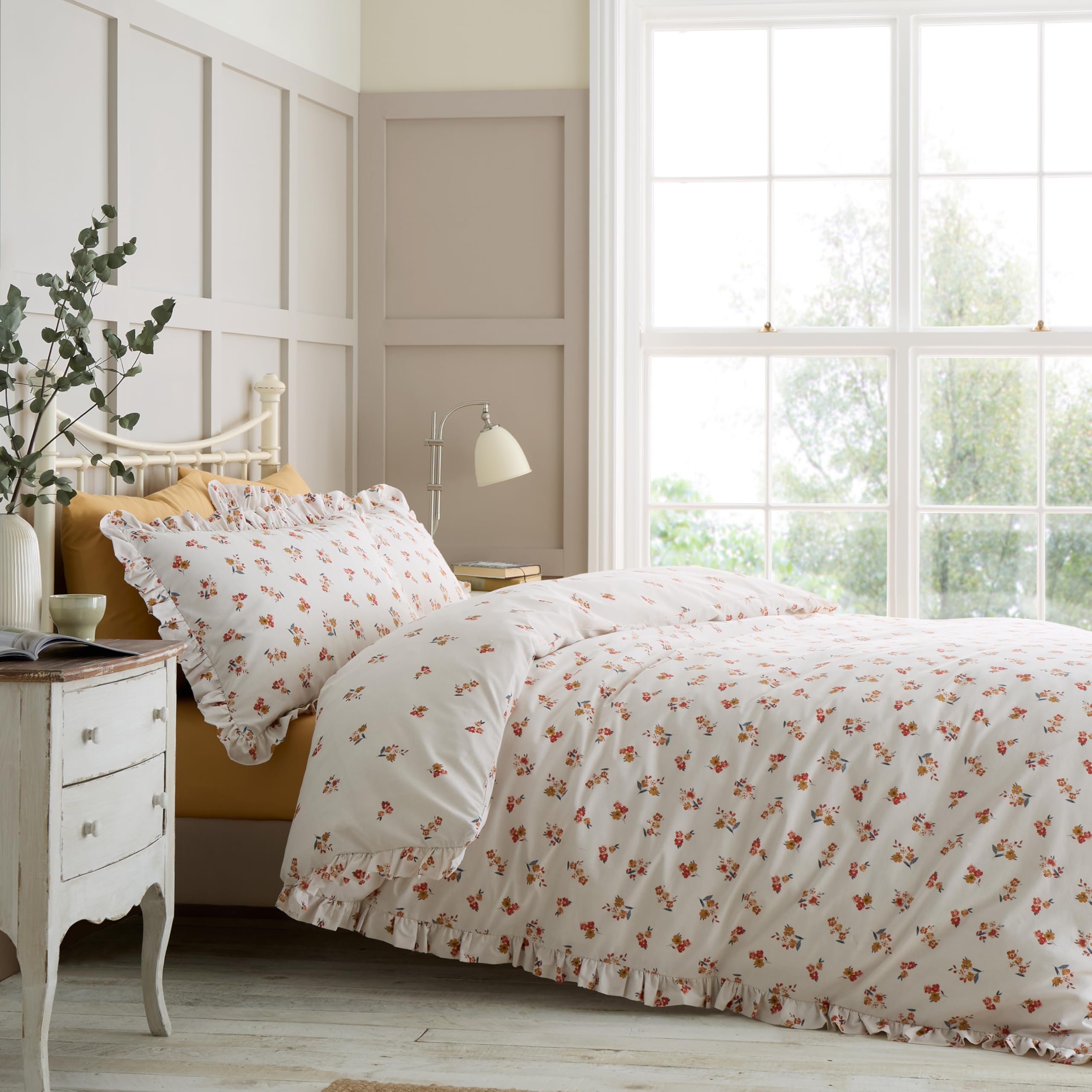 Catherine Lansfield Frill Ditsy Floral Reversible King Duvet Cover Set with Pillowcases Cream