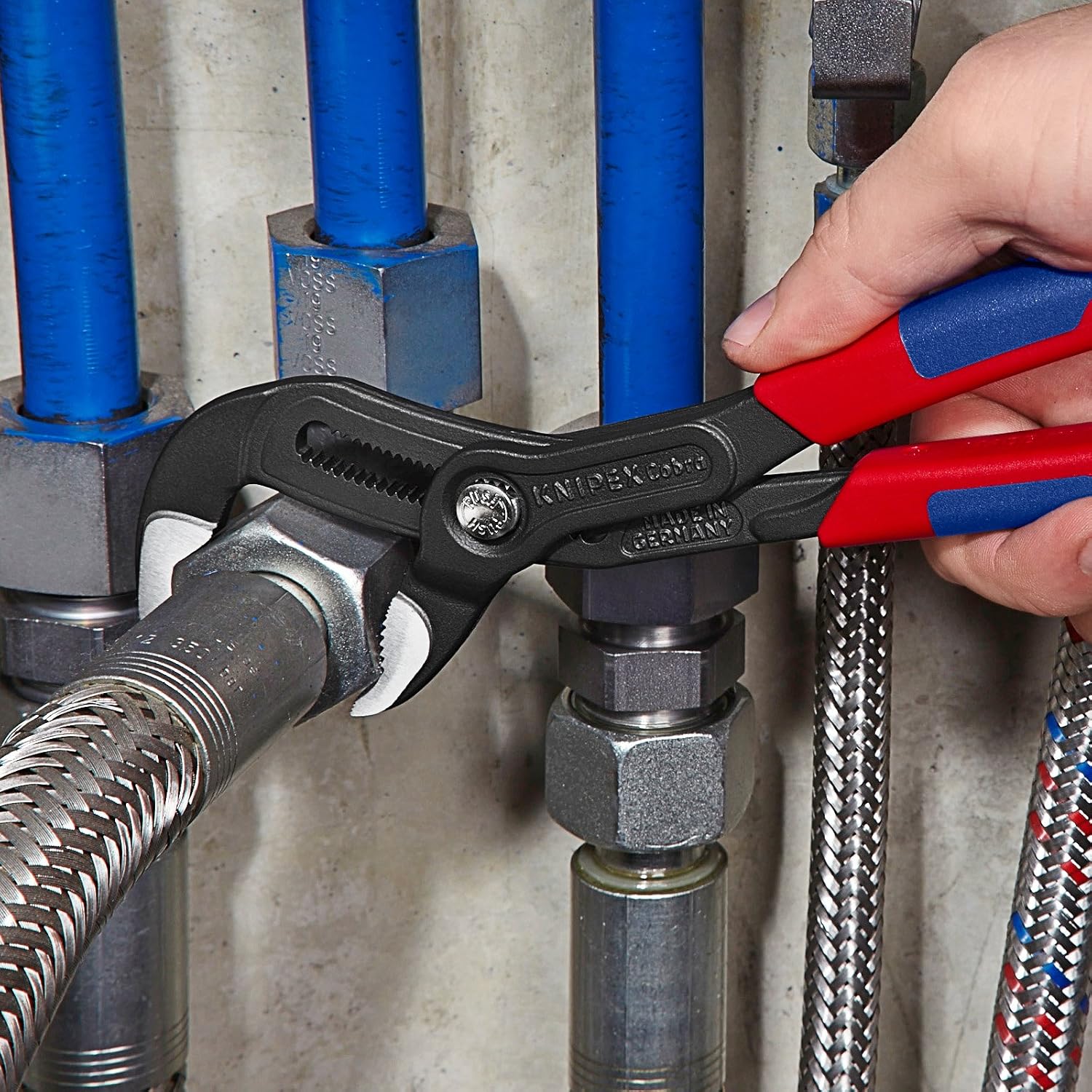 KNIPEX Cobra Water Pump Pliers, 250 mm, Nuts to 46 mm, Pipes to 52 mm, Self-Locking, Fine Adjustment by Button Push - Image 4