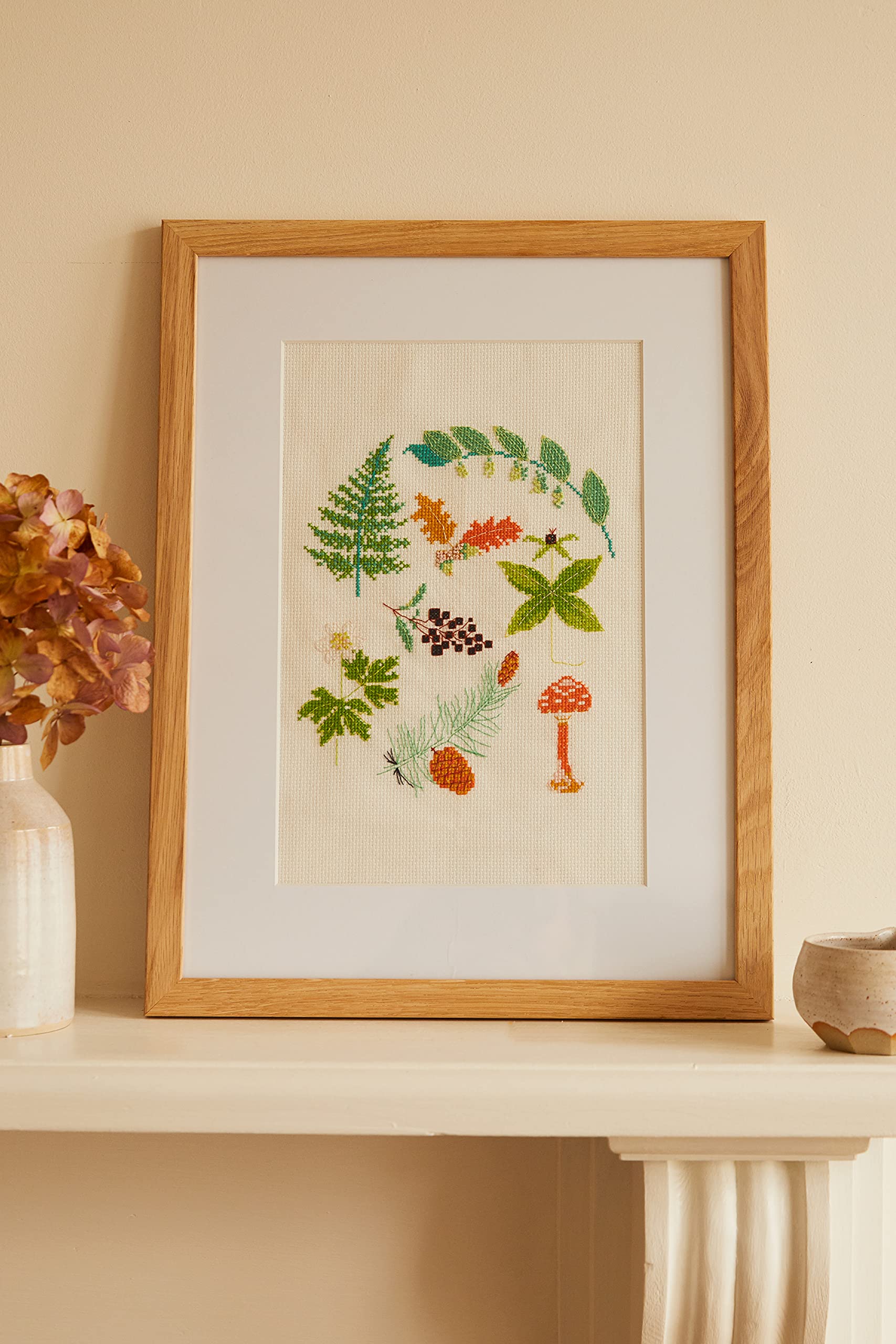 DMC Woodland Glade Cross Stitch Kit, Includes 13 Skeins of Stranded Cotton, 14ct Aida Fabric (100% Cotton), Embroidery Needle and Instructions