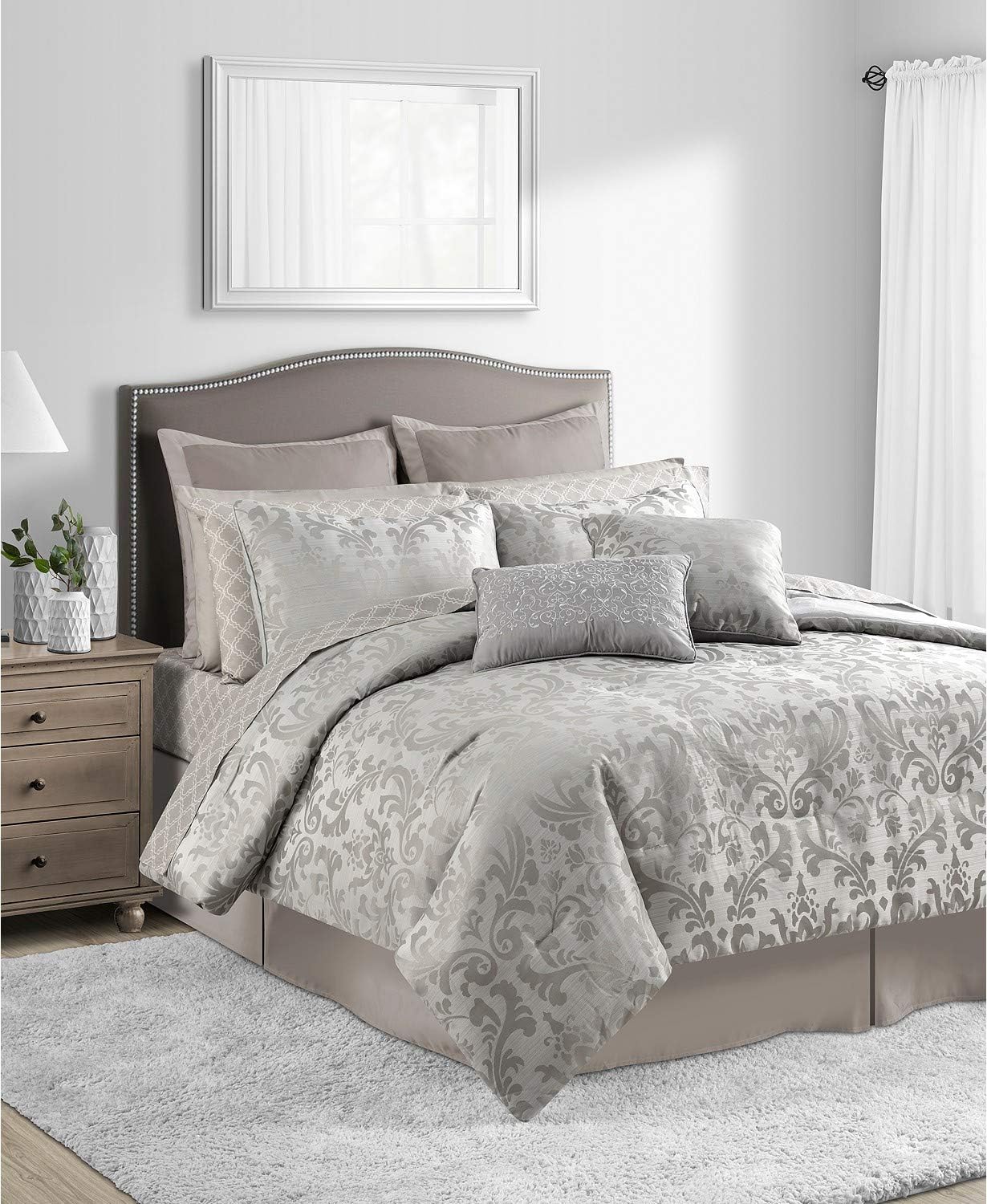 Amazon Com Sunham 20 Pc Taupe Queen Comforter Set Beige Ground