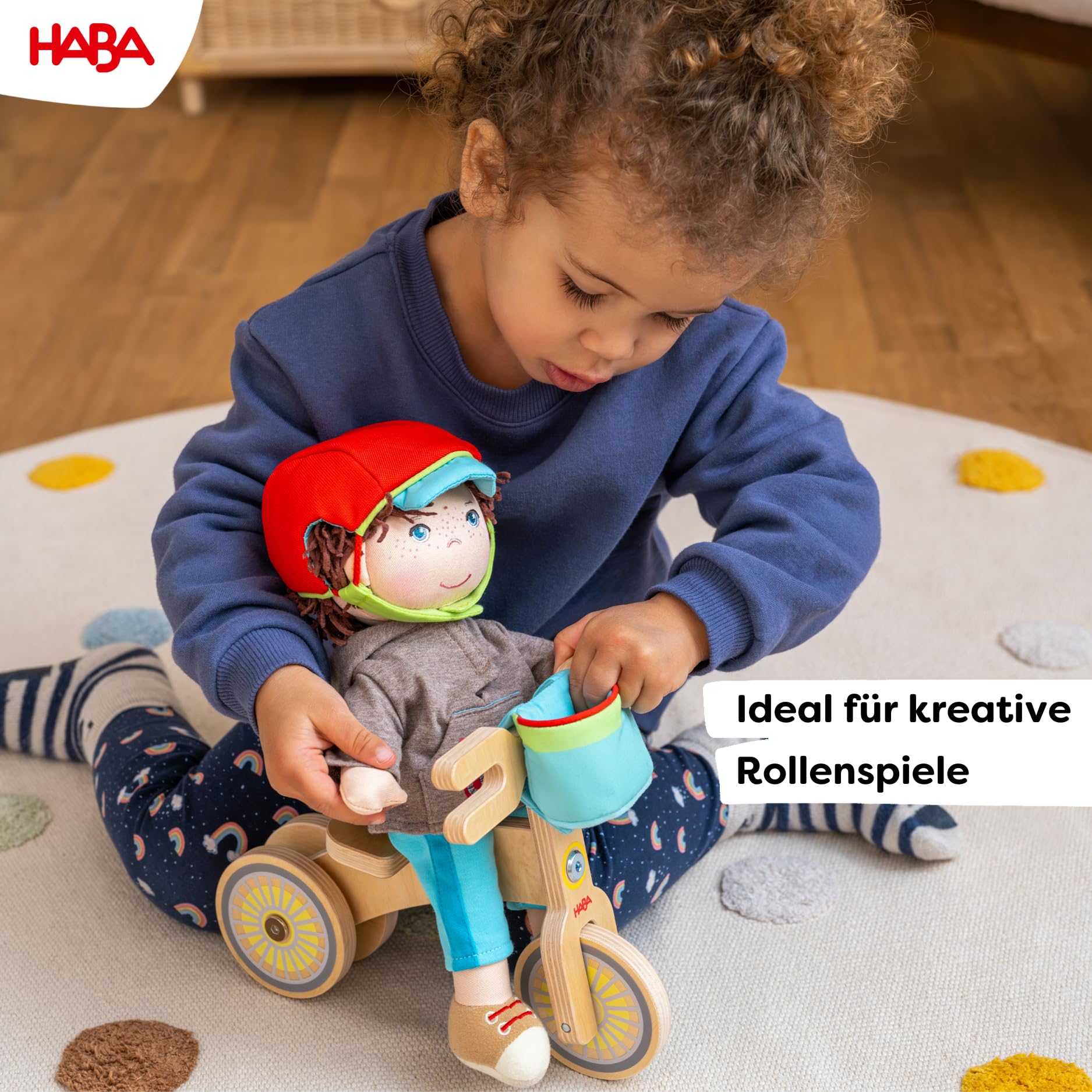 HABA Laufrad-Set Lian – Holz-Laufrad mit Puppe Lian, Fahrradhelm und Fahrradkorb – Fahrrad mit Doppelrad für sicheren Stand – 2011905001 3