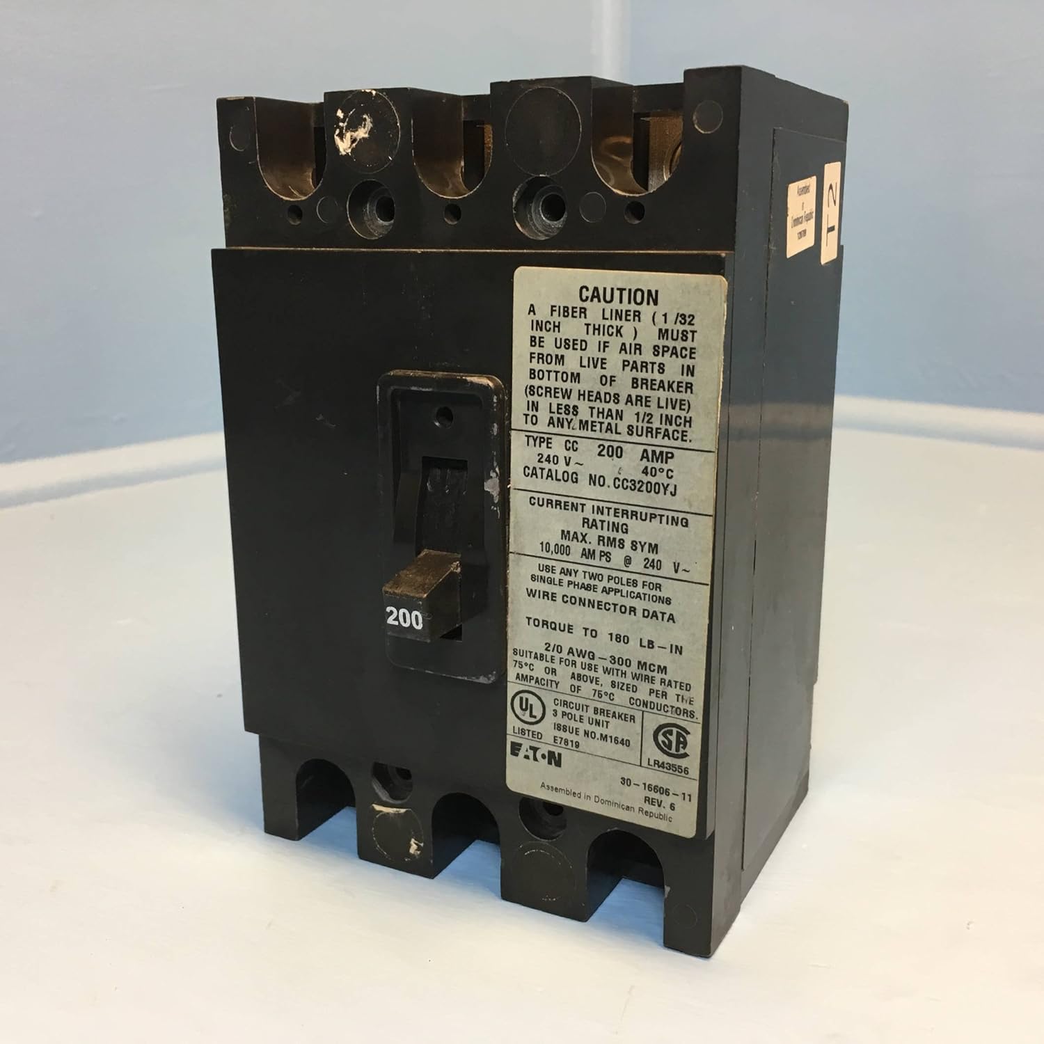 Eaton Cc3200yj 200a Circuit Breaker 10 000 240v Type Cc Cutler Hammer 200 Amp Amazon Com Industrial Scientific
