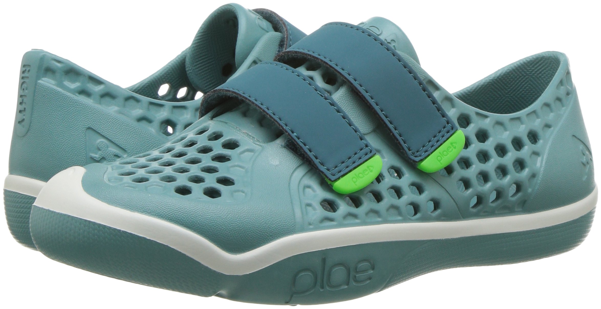 plae water shoes