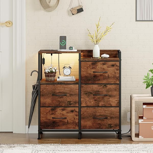 SOMDOT NIGHTSTAND WITH CHARGING STATION AND LED LIGHT, WIDE 5 DRAWERS DRESSER FOR BEDROOM WITH FABRIC BINS AND OPEN SHELF FOR BEDROOM KIDS CLOSET DORM GUEST ROOM, WOOD GRAIN PRINT
