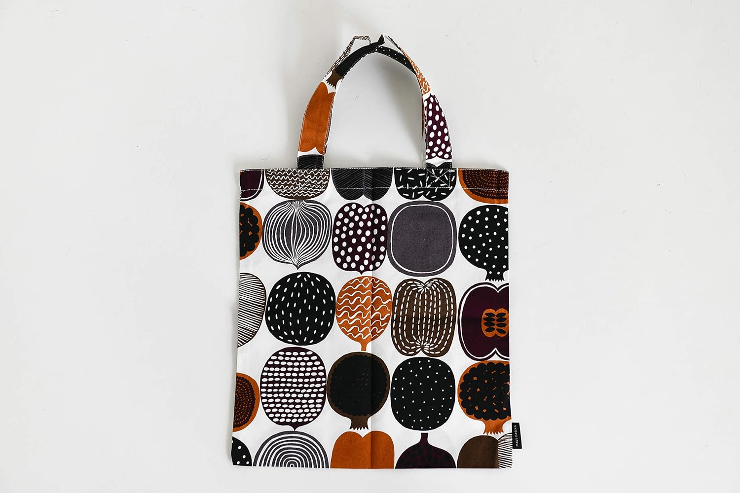 Amazon Co Jp 日本限定 Marimekko Kompotti スモールファブリックバッグ 33 32cm 85 コンポッティ マリメッコ シューズ バッグ