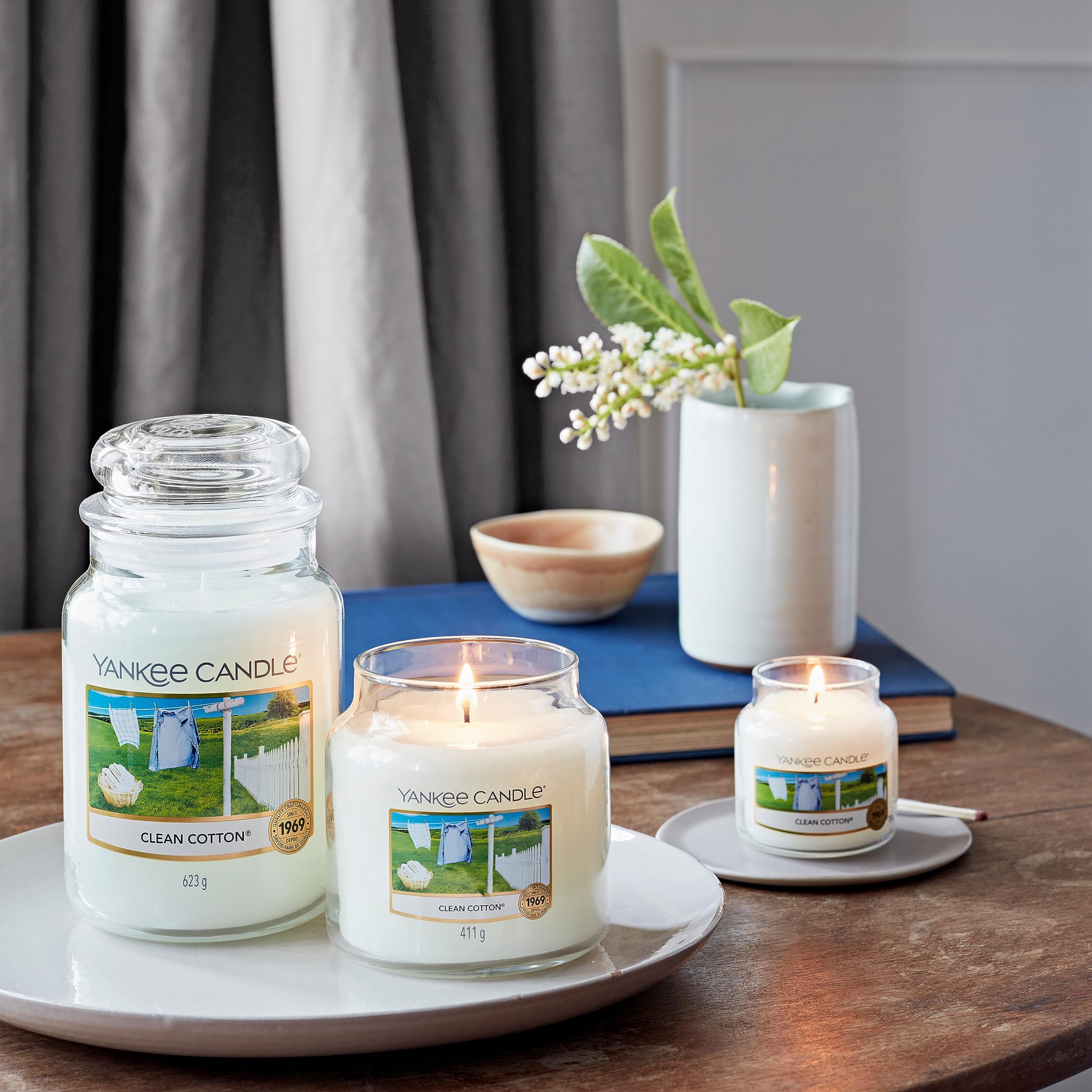 Yankee Candle Large Jar Scented Candle, Clean Cotton, Up to 150 Hours Burn Time