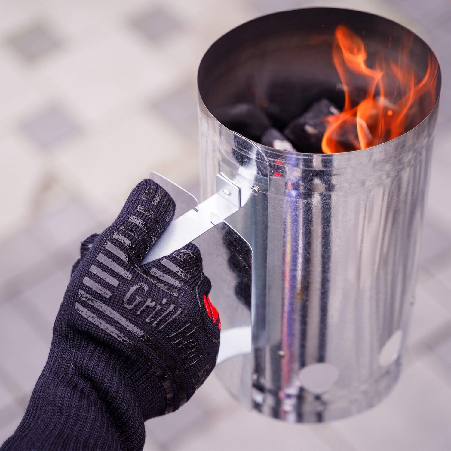 Extreme Heat Resistant Grill/BBQ Gloves | Premium Insulated Durable Fireproof Kitchen Mitts Designed for Cooking, Grilling, Frying, Baking | Indoor/Outdoor Accessories for Men & Women : Garden & Outdoor
