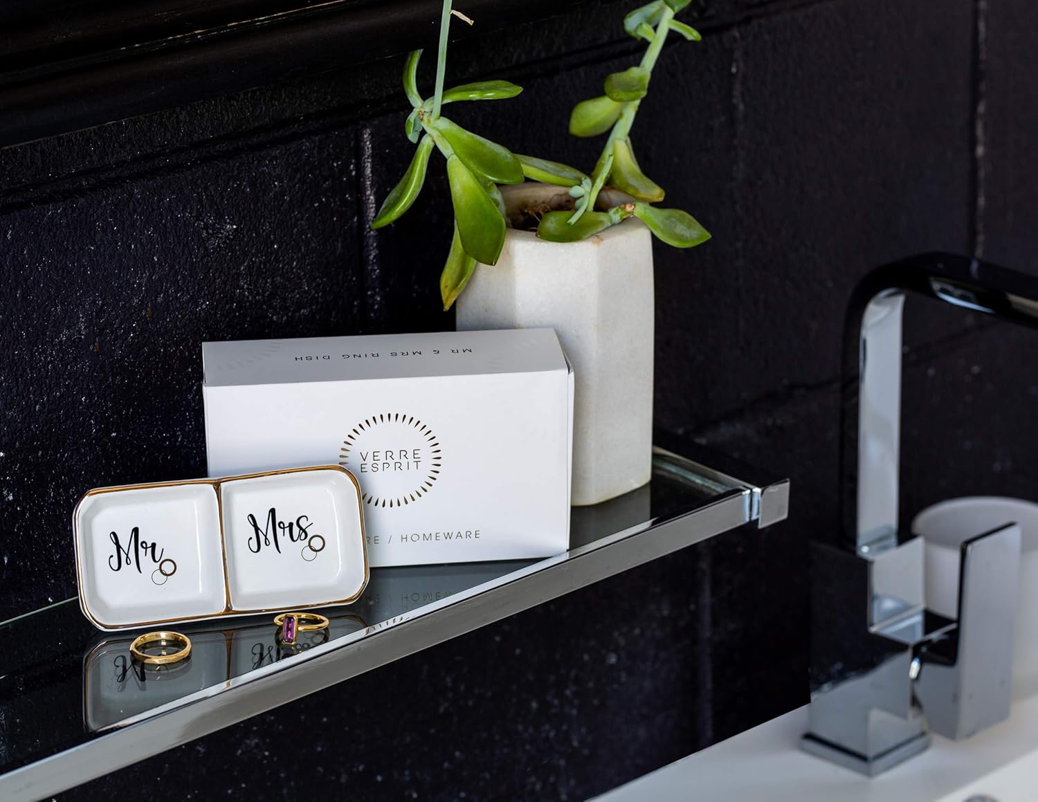 VERRE ESPRIT Mr and Mrs Ring Holder Dish in Beautiful Gift Box - Ceramic Ring Dish - Ideal Engagement Gifts for Couples, Honeymoon Gifts, and Wedding Gifts for The Couple Unique: Home & Kitchen