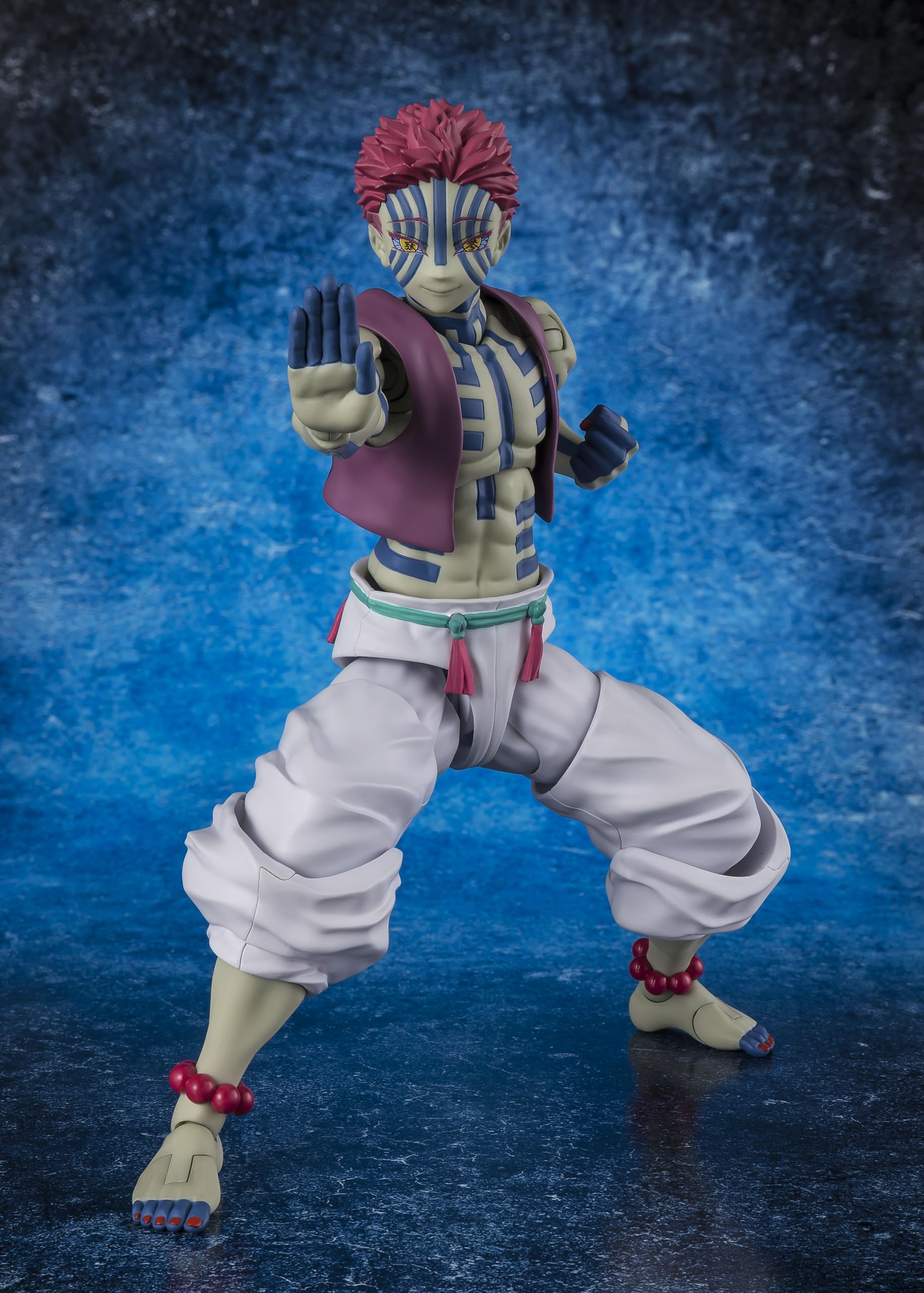 TAMASHII NATIONS - Demon Slayer: Kimetsu no Yaiba - Akaza S.H.Figuarts Action Figure