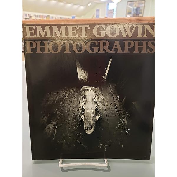 Emmet Gowin: Changing the Earth: Jock Reynolds, Philip Brookman