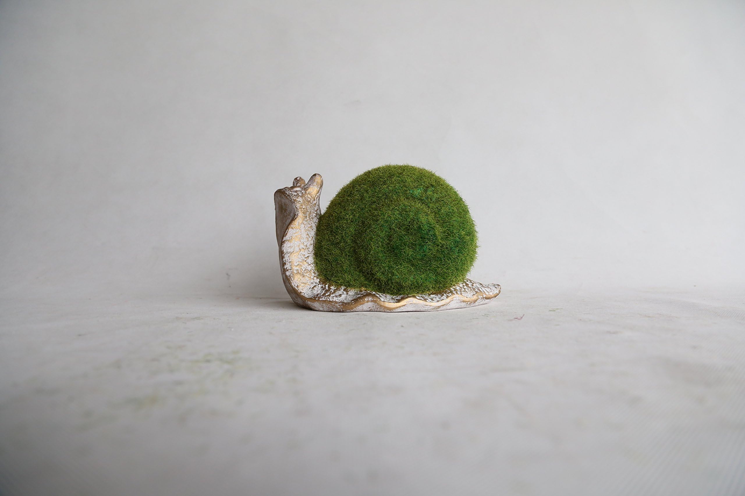 WDA Snails Garden Statue Snail Figurine Green Stone Hanging Pieces for DIY Home Gifts Crafting (S)
