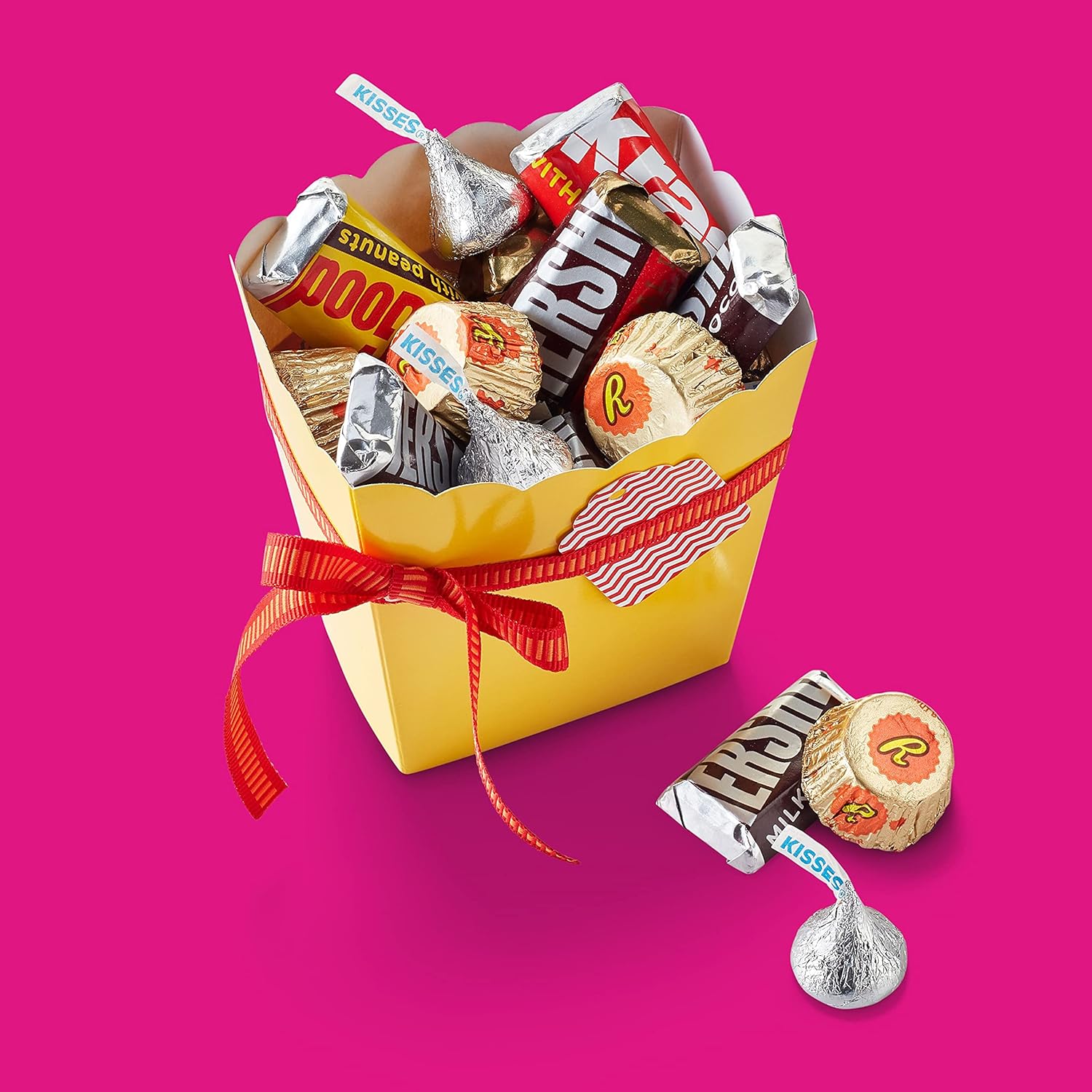 Hershey's Chocolate Candy Assortment (Kisses, Reese's, and Hershey's Miniatures), Bulk Bag, 35 Ounce : Grocery & Gourmet Food