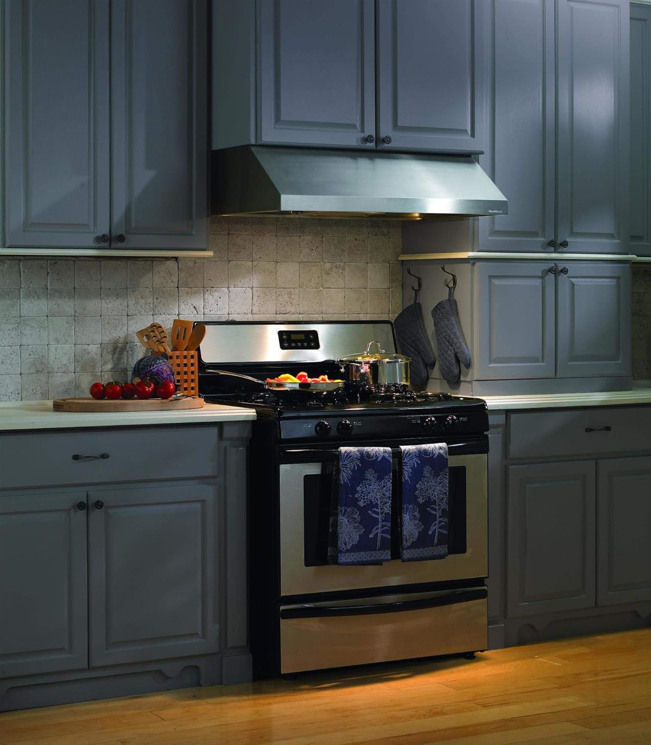 Amazon Com Vent A Hood Prh9 136 Ss 36 Wide Professional Series 9 Undercabinet Mount Range Hood With Straight Professional Lip Cfm 300 450e Single Blower Stainless Steel Finish Appliances