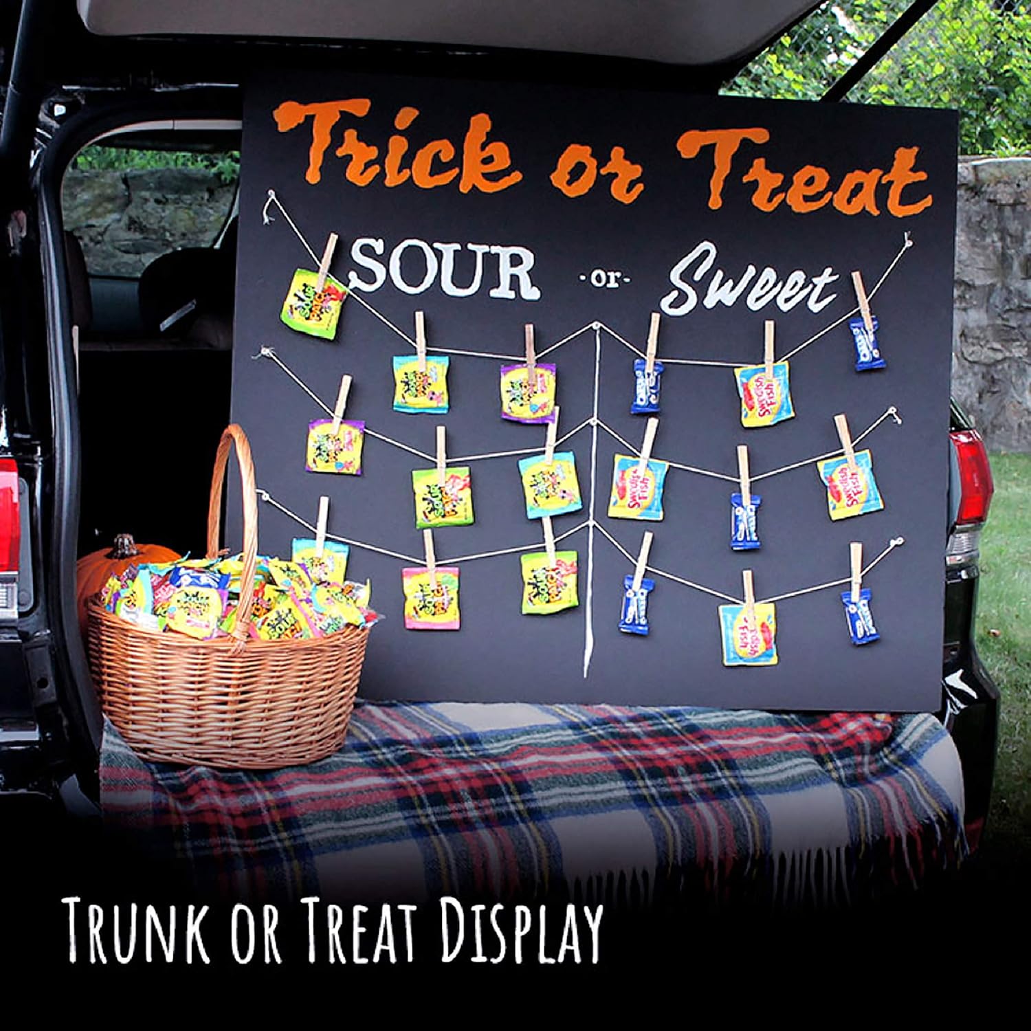 SOUR PATCH KIDS Candy and SWEDISH FISH Candy Halloween Candy Variety Pack, 1 - 115 Trick or Treat Snack Packs : Grocery & Gourmet Food