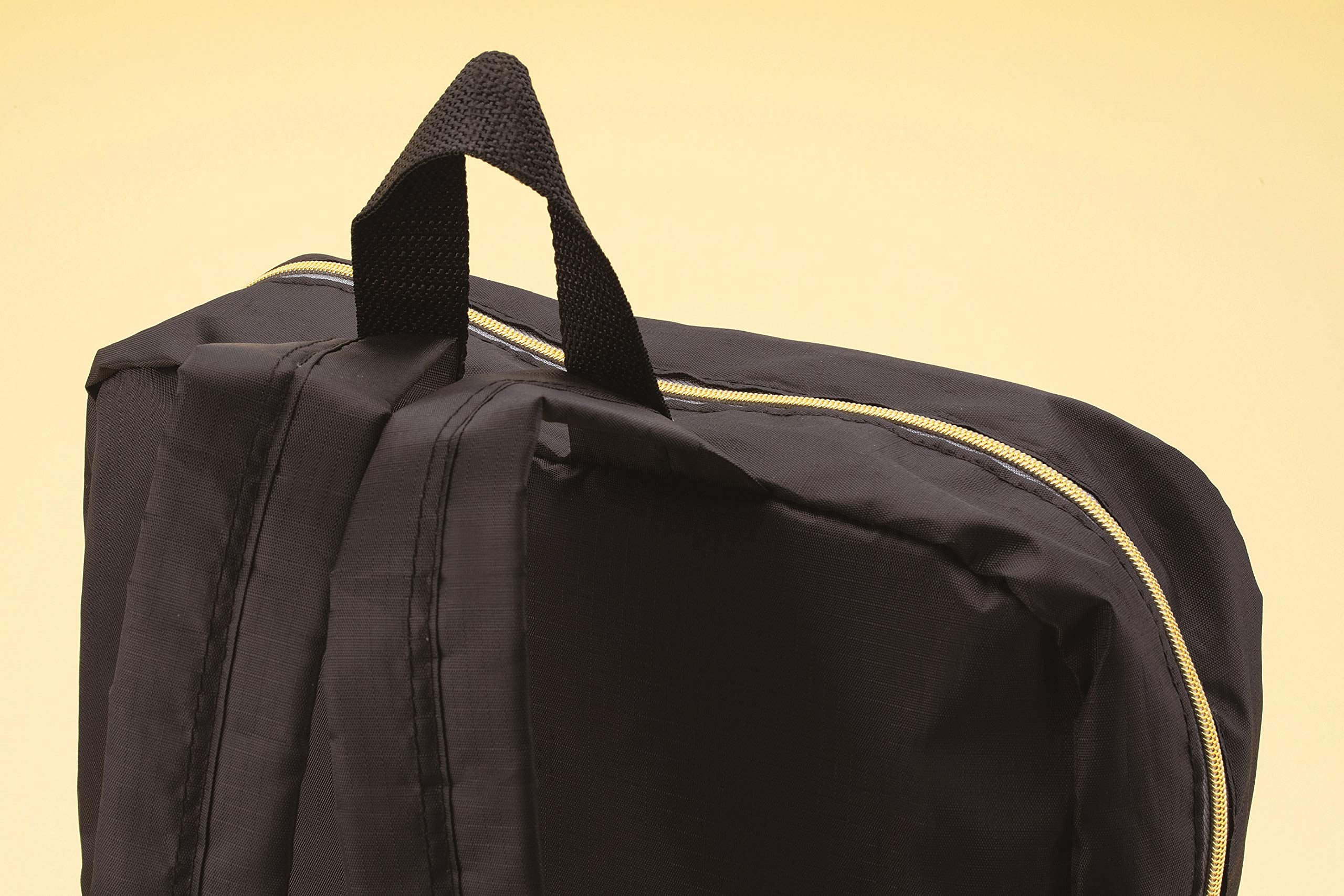 Snoopyの旅に出ようよリュックbook 特別付録 折りたためる軽量リュックサック 角川sscムック ソニー クリエイティブプロダクツ 本 通販 Amazon