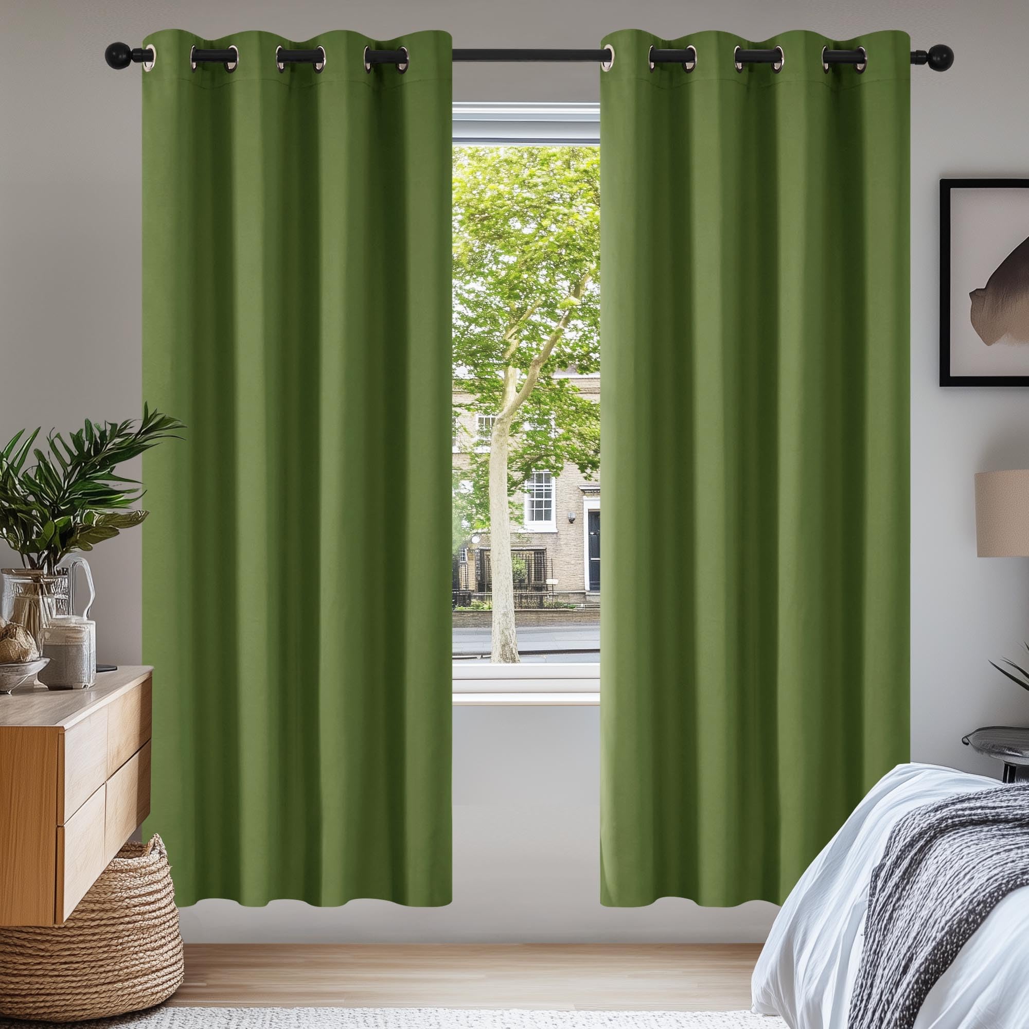 Deconovo Super Soft Solid Thermal Insulated Eyelet Living room Blackout Curtains for Girls 46 x 72 Inch 1 Pair Green