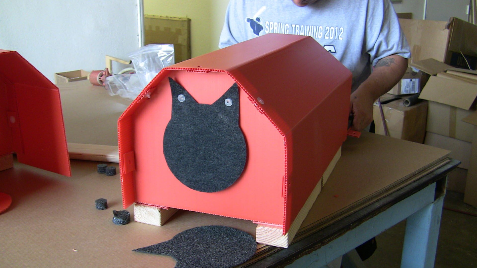 Cat Barn- Orange (With Wheat Straw)