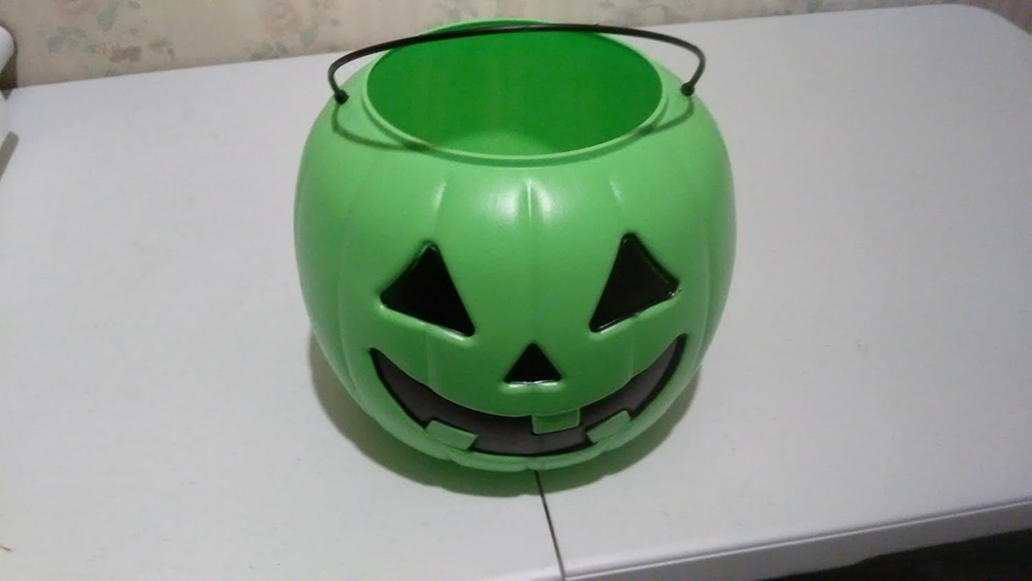Halloween Pumpkin Jack O Lantern Candy Bucket (Green