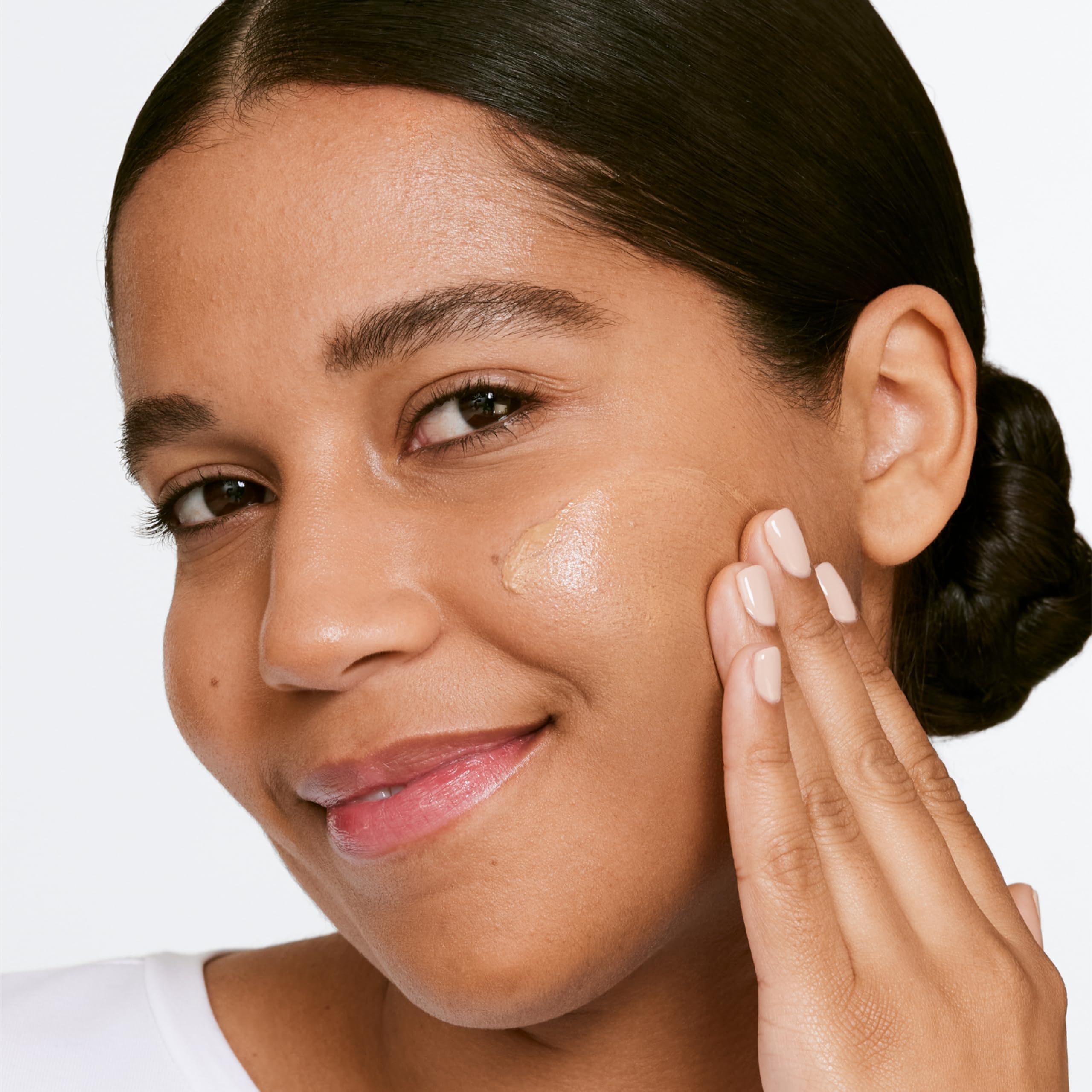 Clinique Moisture Surge Sheertint Hydrator Hydrating Tinted Moisturizer Broad Spectrum SPF 25 With Hyaluronic Acid + Aloe Water For All Skin Types | Sheer Coverage, Natural Finish