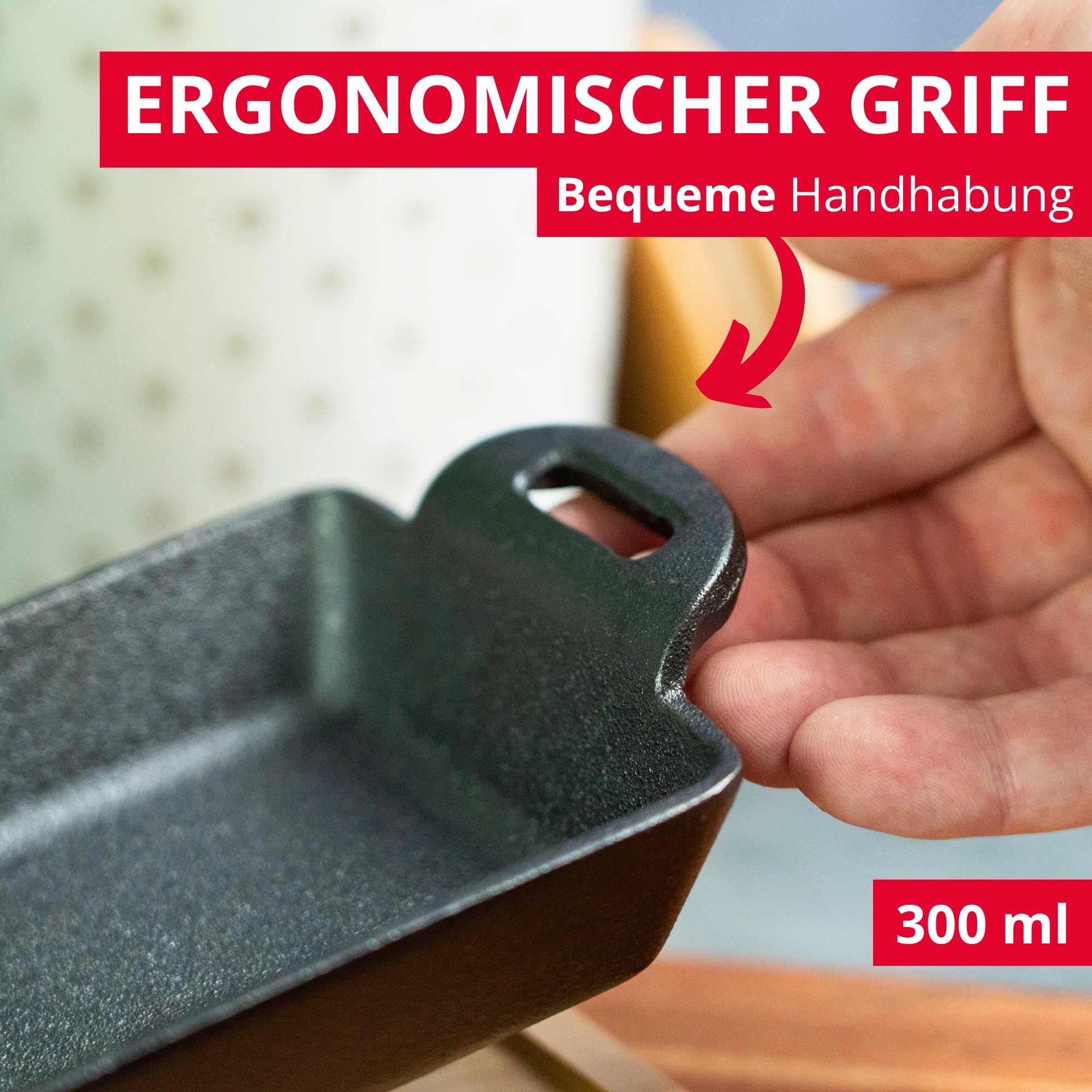 Westmark Gusseiserne Schale Tapas + Friends – kleine Gusseisen-Auflaufform, für alle Herdarten geeignet, auch Induktion und Grill, inkl. Bambus-Untersetzer – Eisen, 300 ml 3