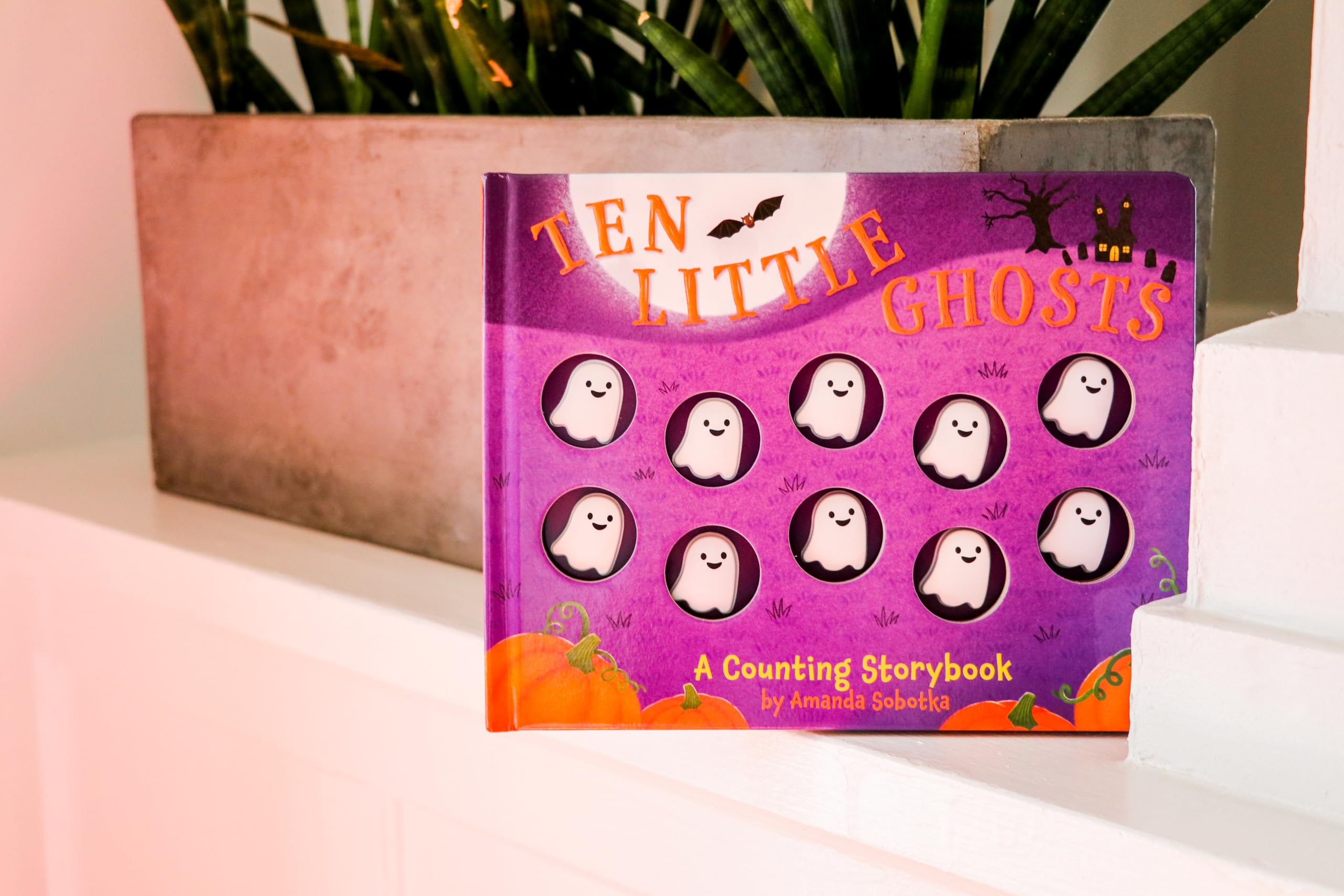 Ten Little Ghosts: A Counting Storybook