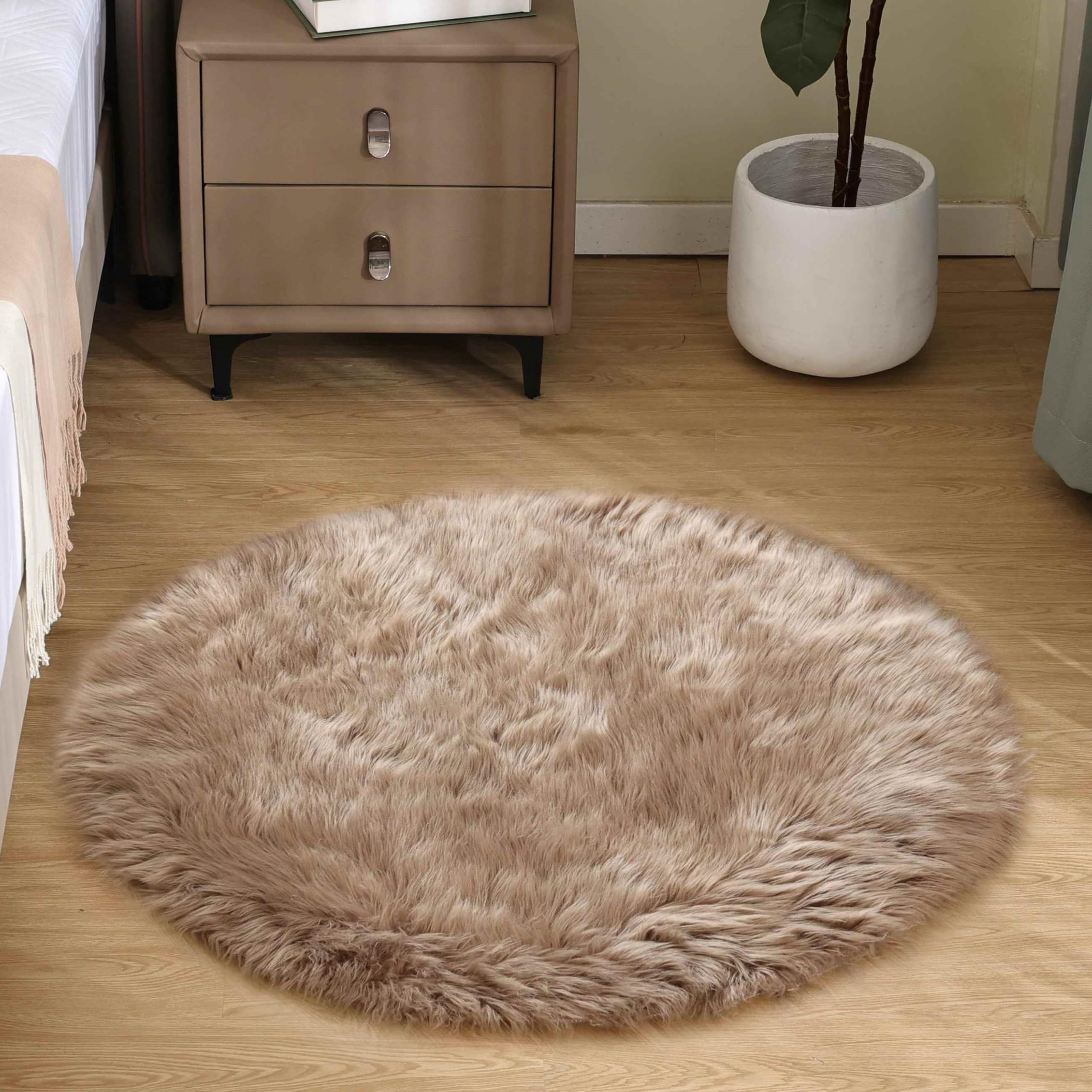 Photo 1 of Goolela Beige Circle Faux Sheepskin Fur Rug 3ft Round Fuzzy Furry Small Rug for Bedroom Dorm Soft Shaggy Plush Washable Carpet