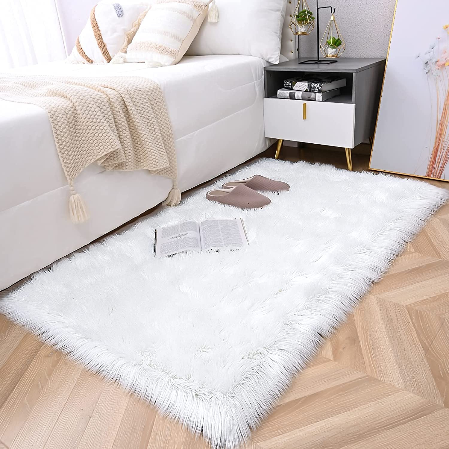 HLZDH Faux Lambskin Rug Luxurious Soft Artificial Wool Carpet for Living Room Bedroom Bathroom Sofa Chair Cushion (Rectangular White, 120 X 75 CM)