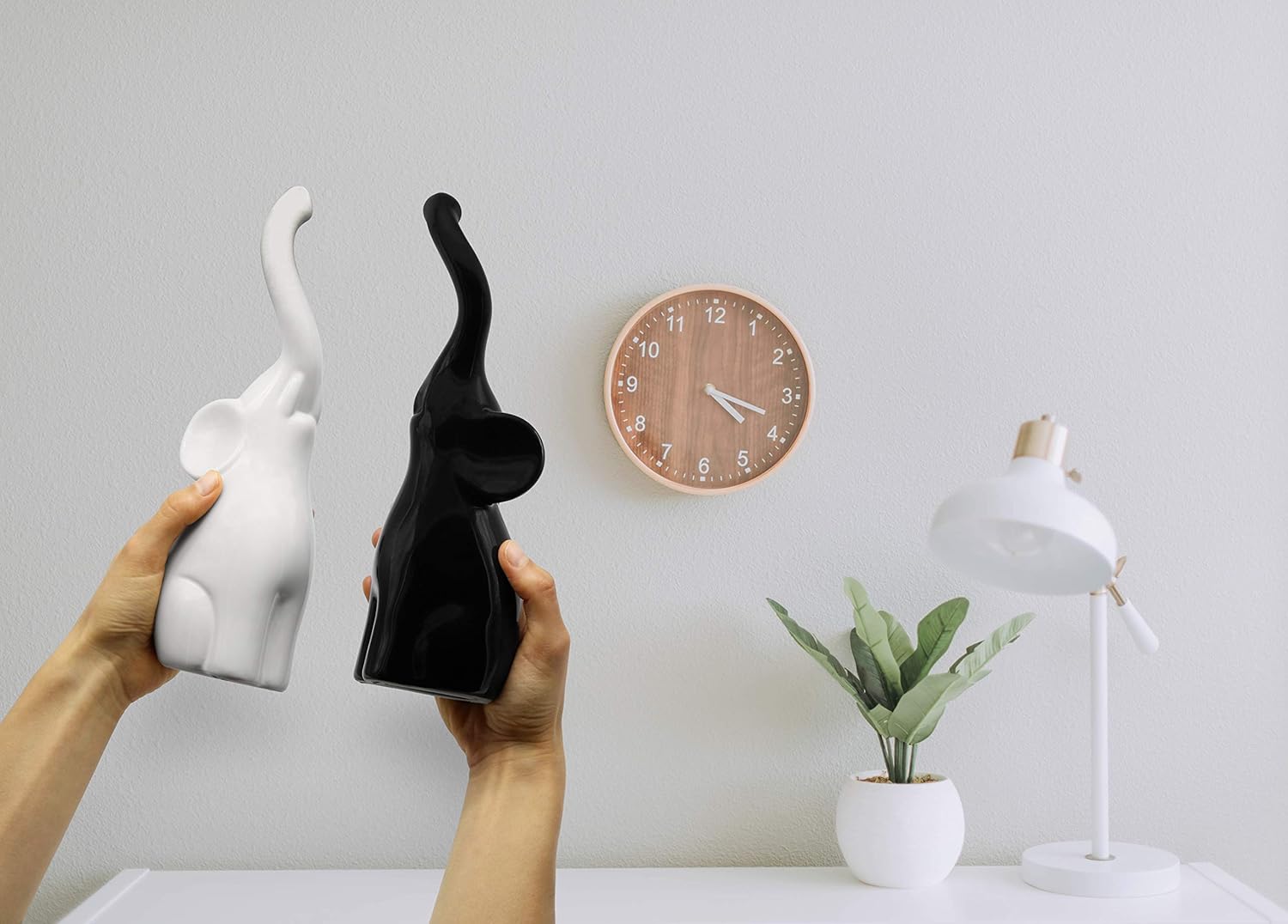 FeinKnick Loving pair of elephants in black and white, modern ceramic sculpture as a set, decoration figure 26cm high - Image 3