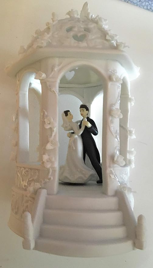 Amazon Com Love Is In The Air The Perfect Jewish Wedding Accessory Dancing Bride Groom With Kippah Yarlmulka Twirl In Musical Wind Up Gazebo Kitchen Dining