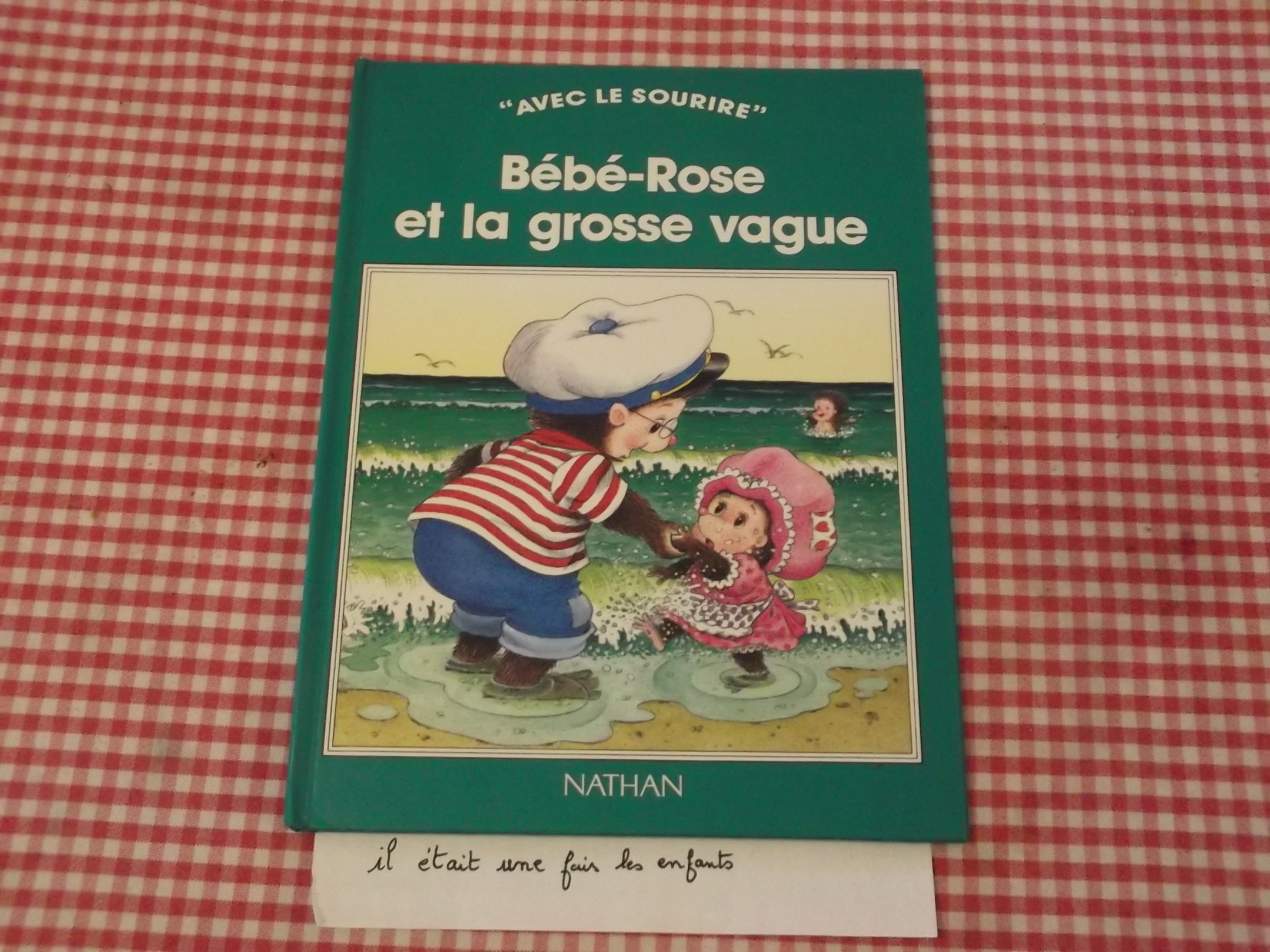 Amazon Fr Bebe Rose Et La Grosse Vague Collectif Livres