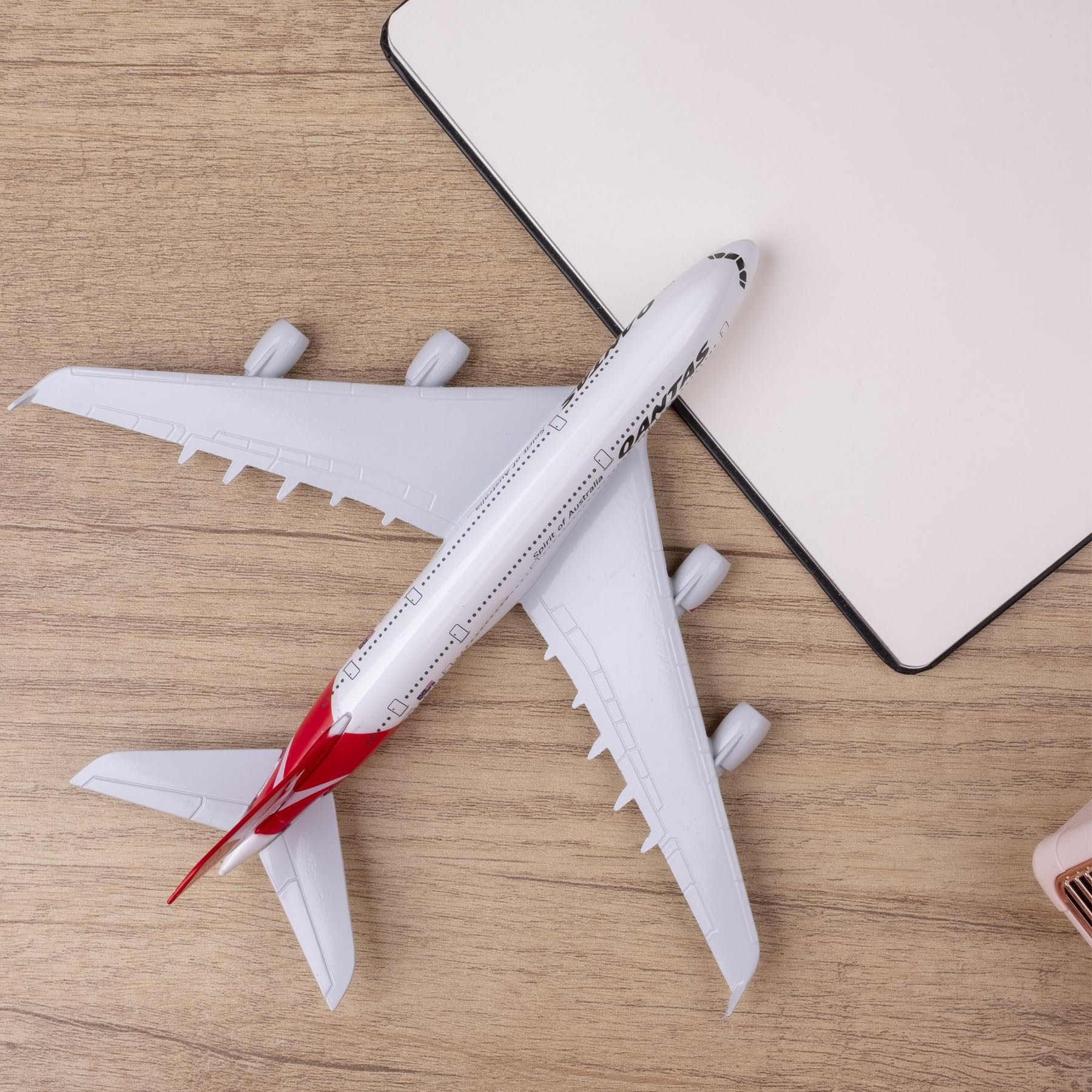 Bswath Model Airplane 1:300 Scale Model Australia A380 Model Plane Metal Alloy Model for Gift and Decoration