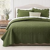 HORIMOTE HOME 100% Cotton Scalloped Quilt Set King, Olive Green Soft Lightweight Cotton Bedspread Coverlet, 3 Pieces Reversible Embroidery Quilt Bedding Set with 2 Shams for All Season